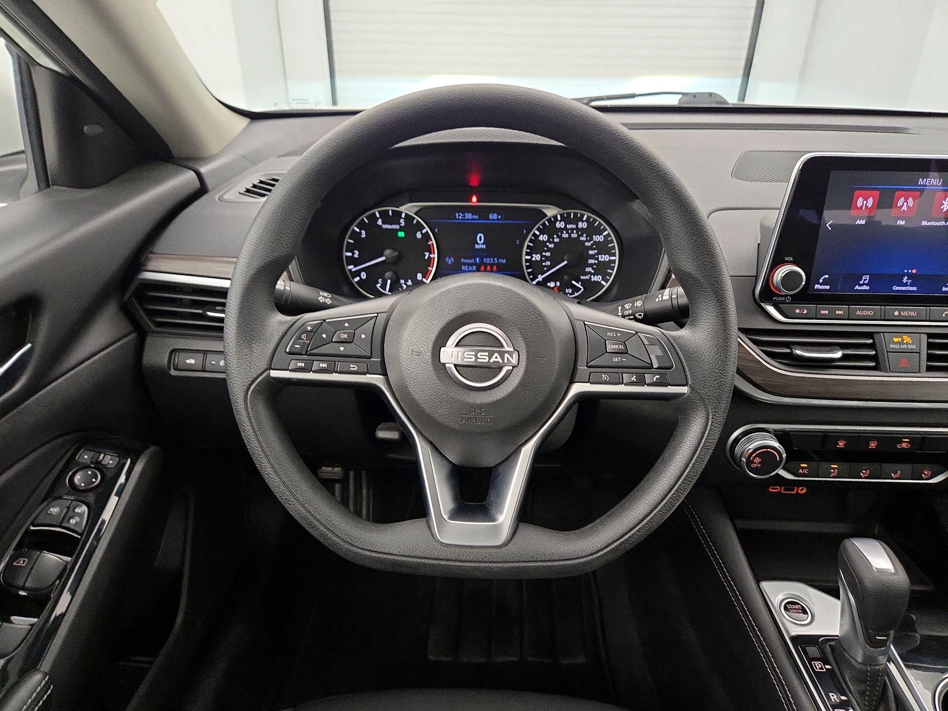 Thumbnail: 2023 Nissan Altima - 10