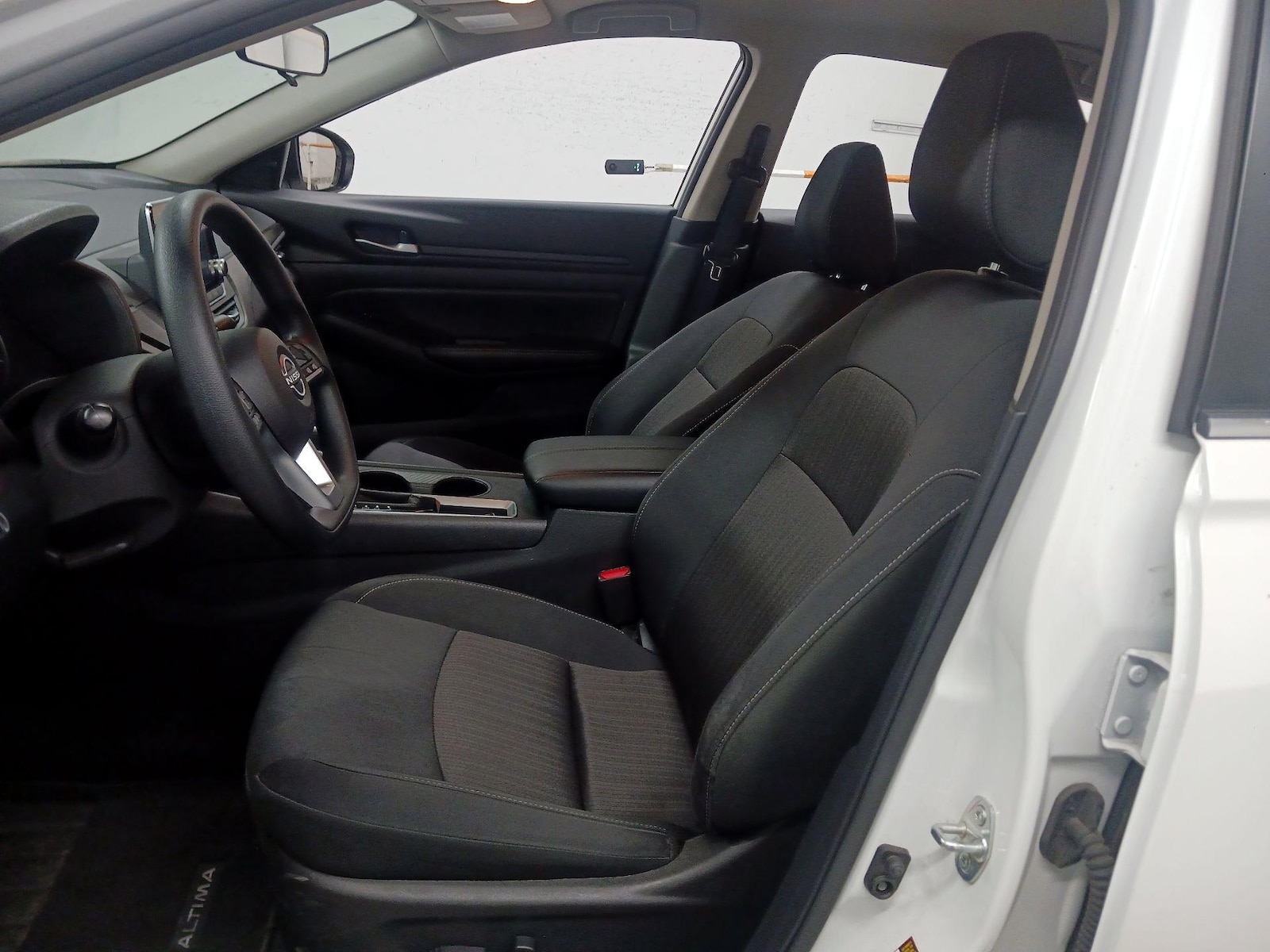 2025 Nissan Altima SV - Photo 10