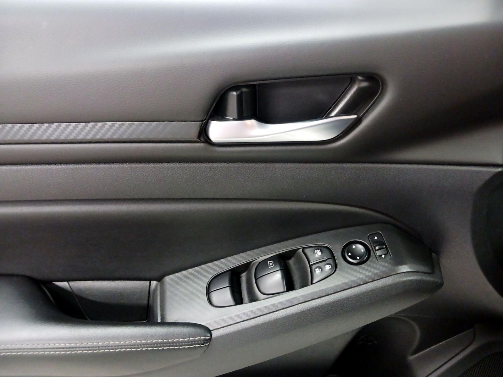 2025 Nissan Altima SV - Photo 11