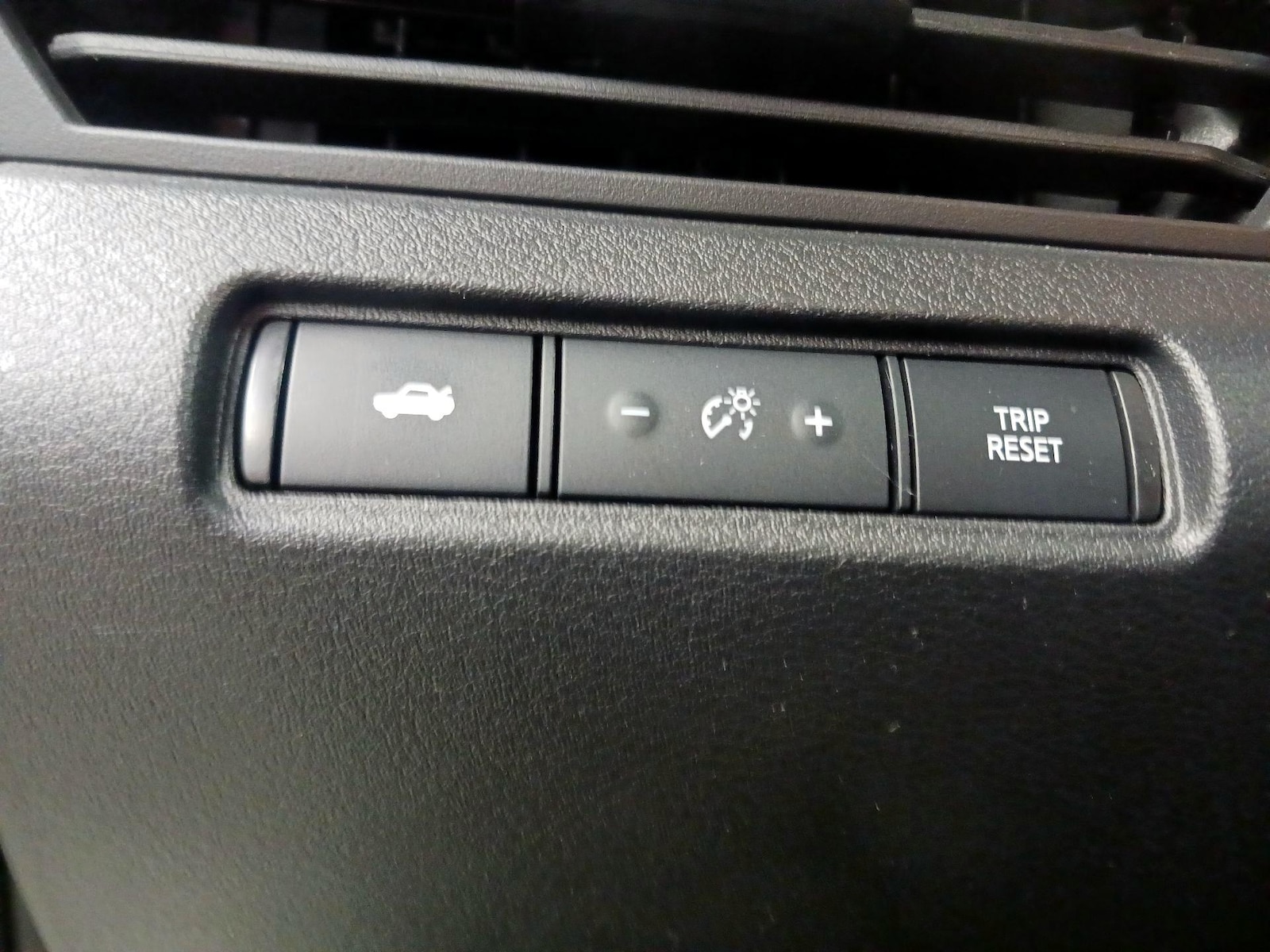 2025 Nissan Altima SV - Photo 12