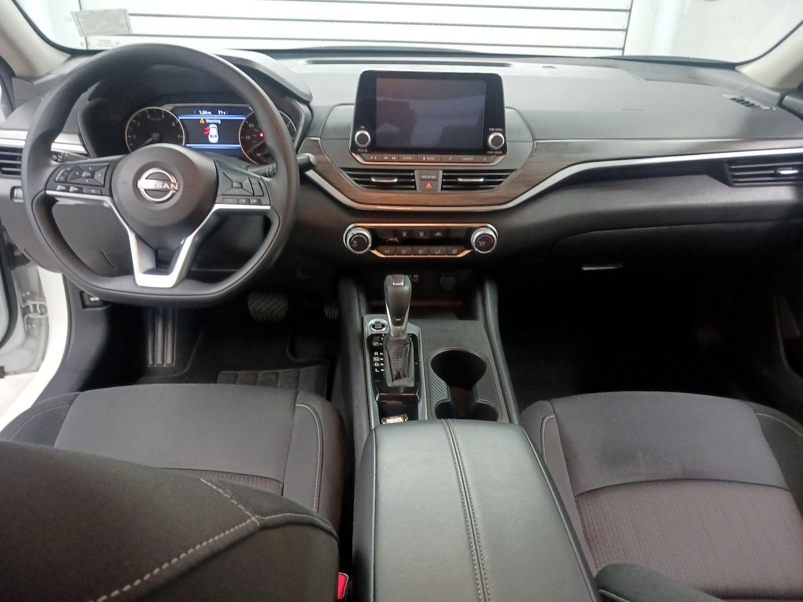 2025 Nissan Altima SV - Photo 8