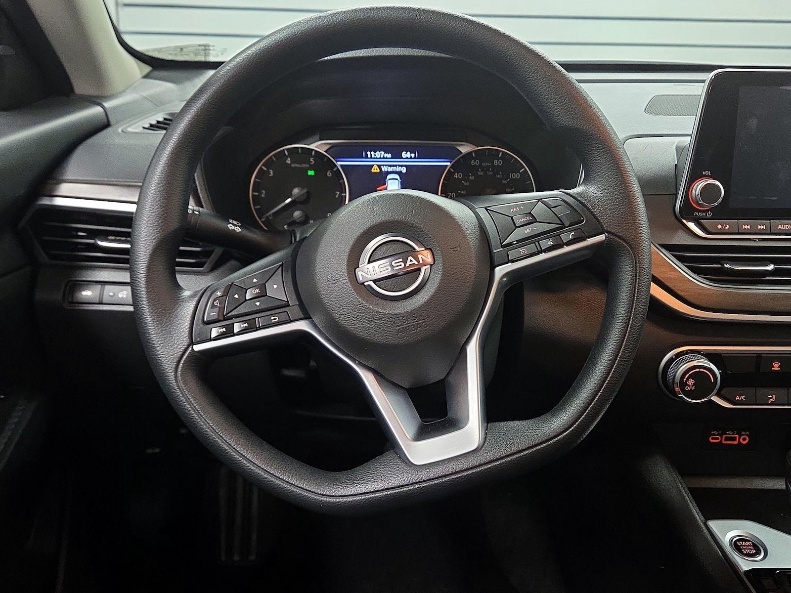 2025 Nissan Altima SV - Photo 9