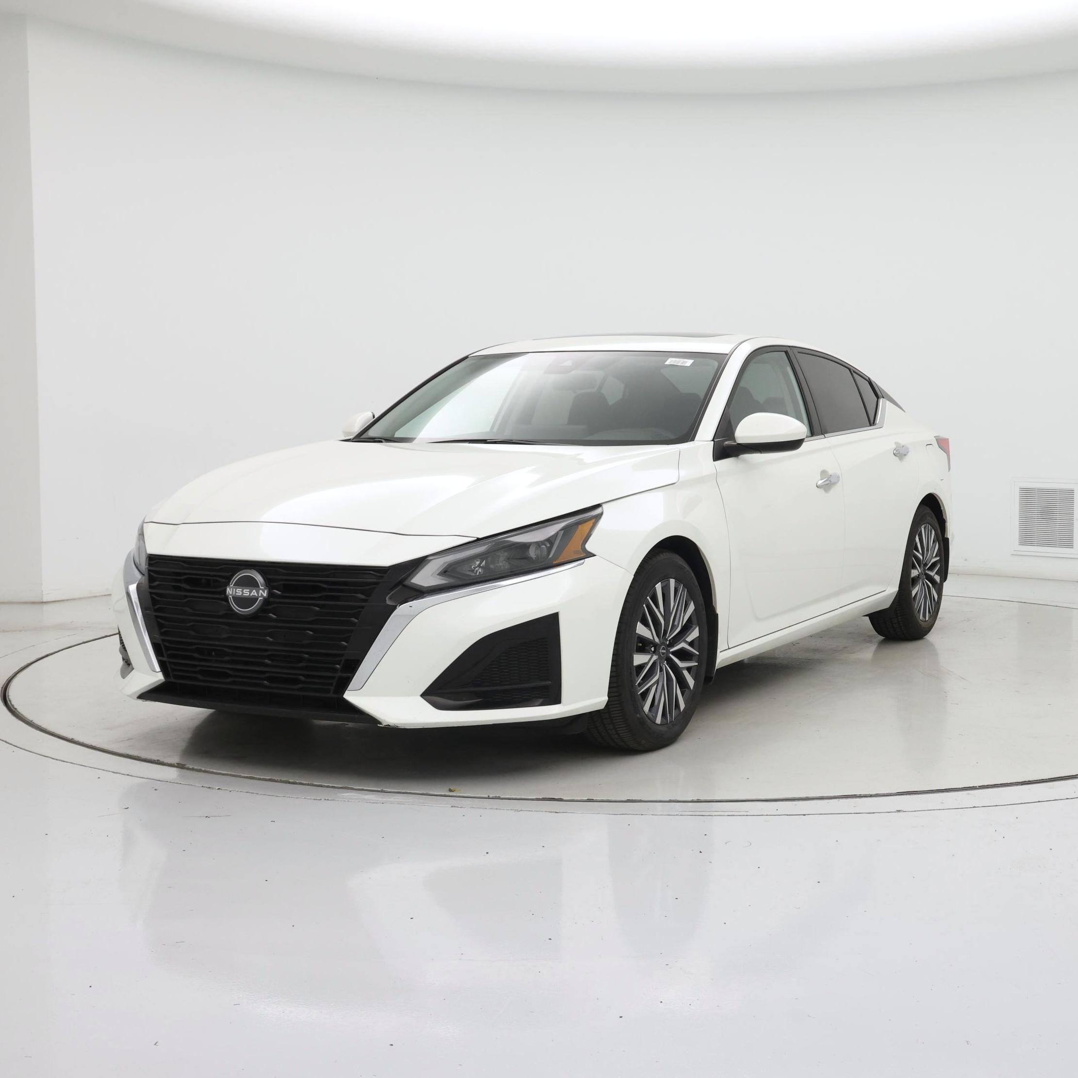 Thumbnail: 2023 Nissan Altima - 4