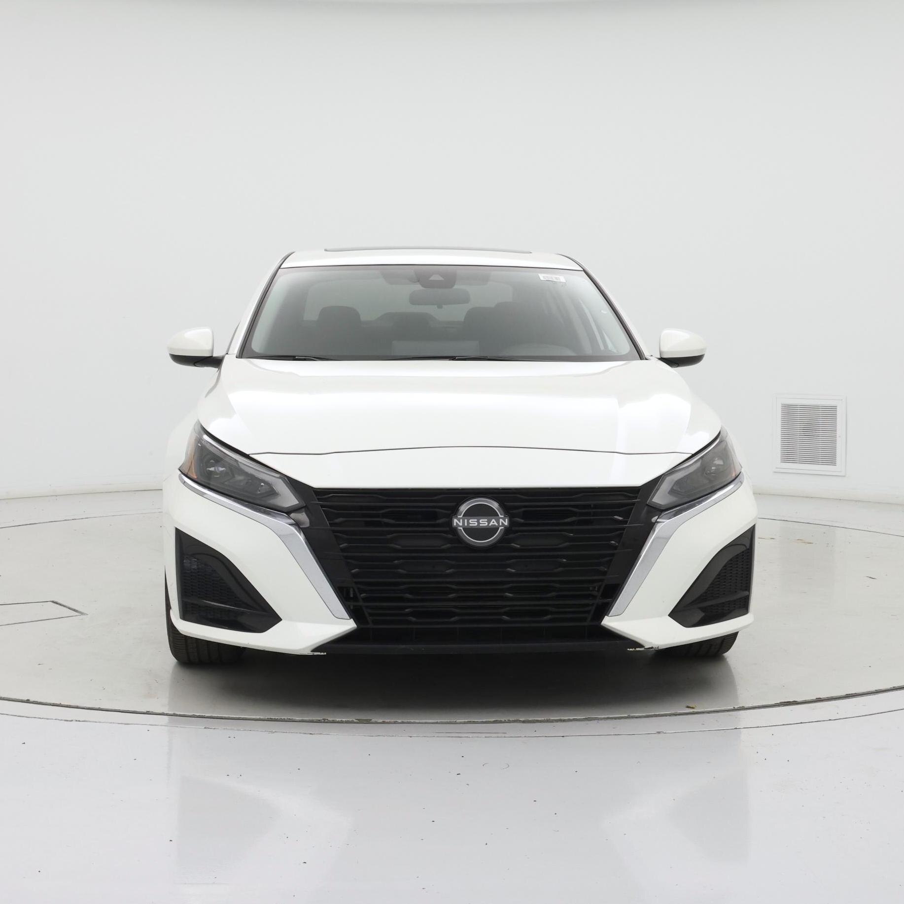 Thumbnail: 2023 Nissan Altima - 5