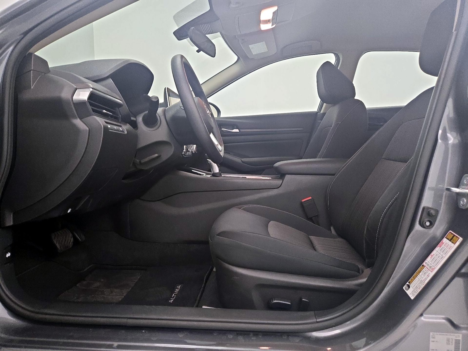 2024 Nissan Altima SV - Photo 10