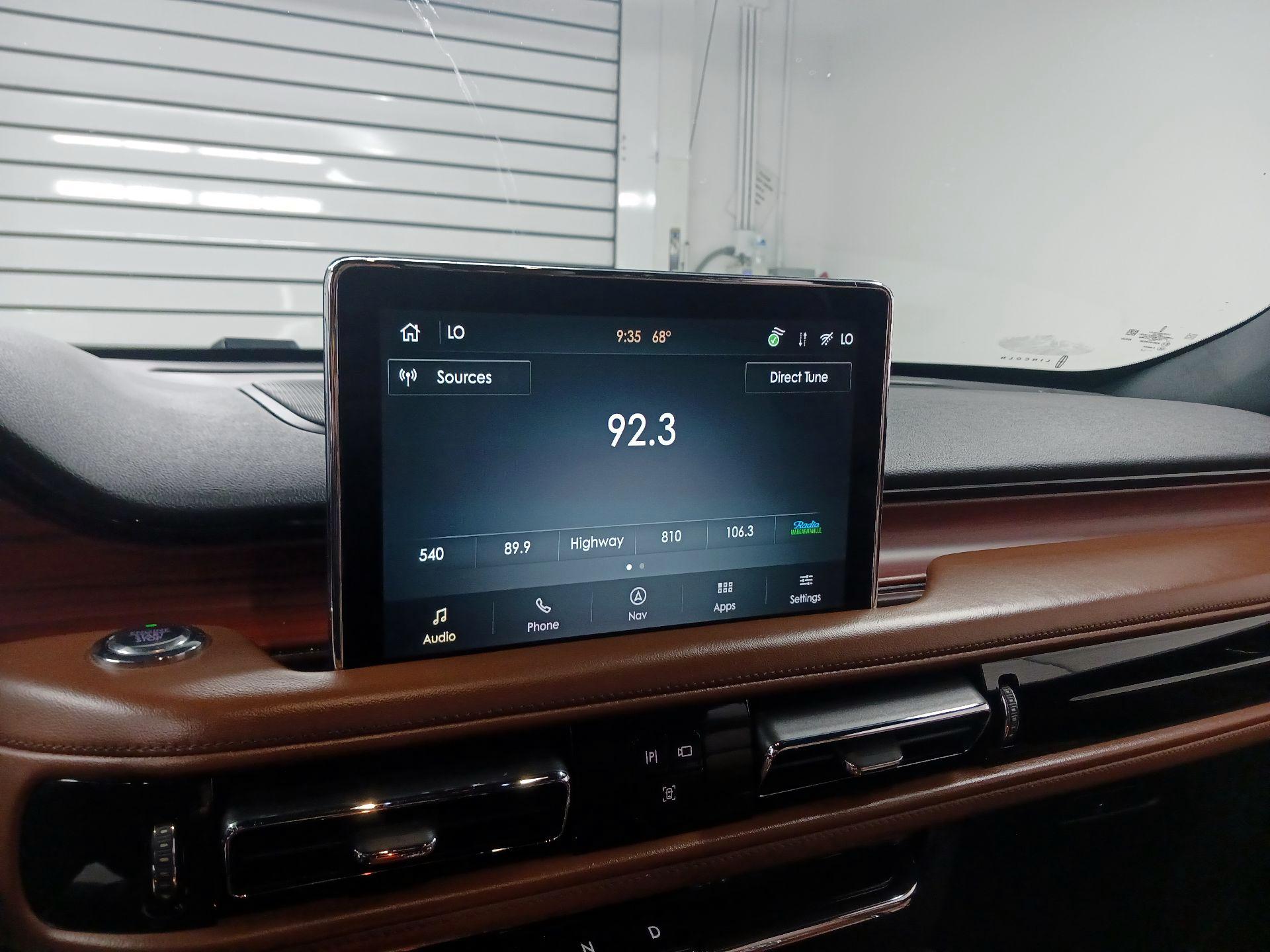 Thumbnail: 2022 Lincoln Aviator - 11