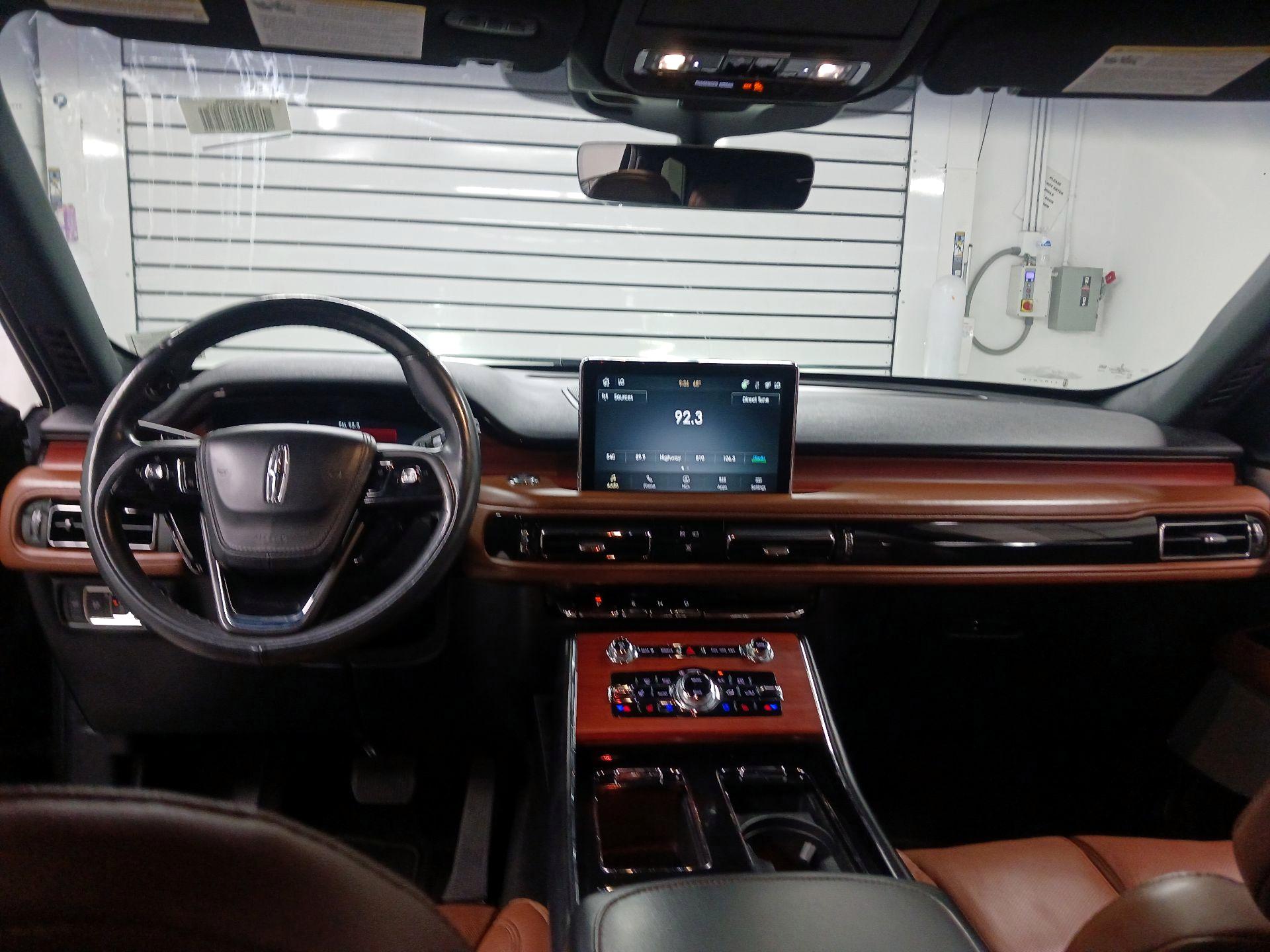 Thumbnail: 2022 Lincoln Aviator - 8