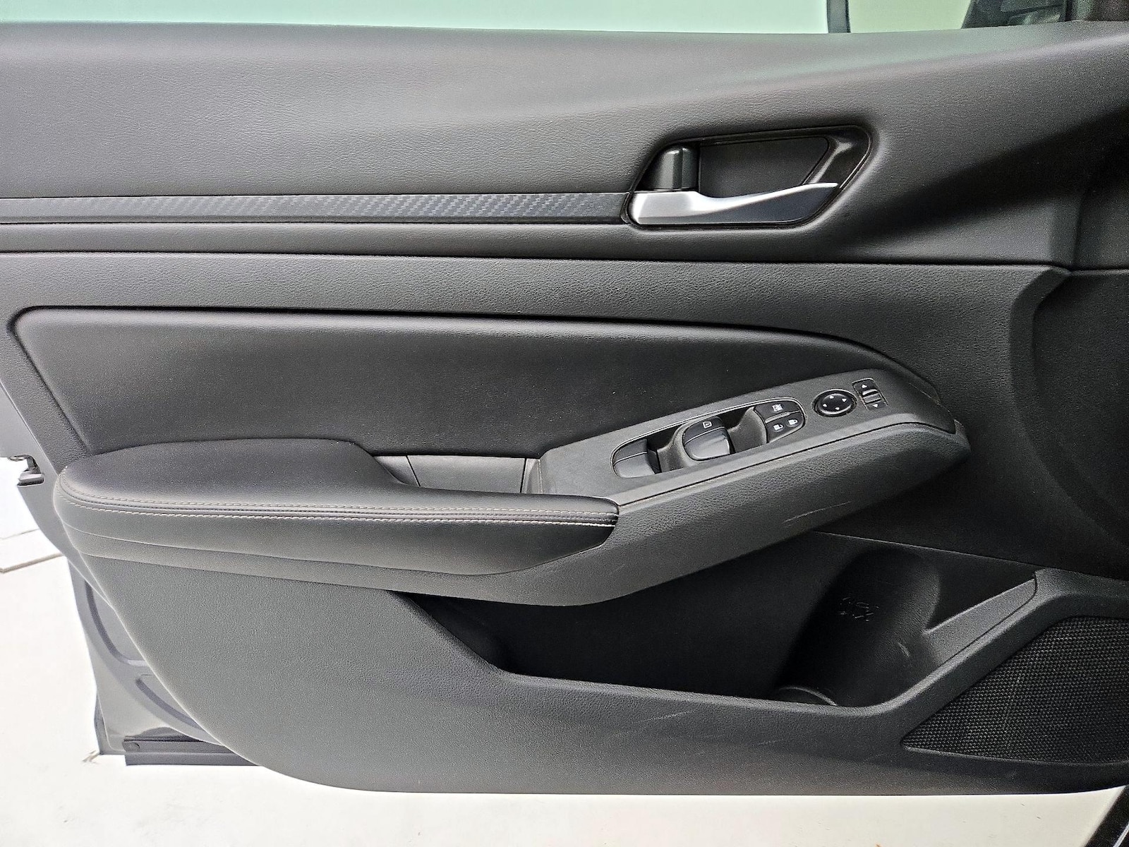 2024 Nissan Altima SV - Photo 11