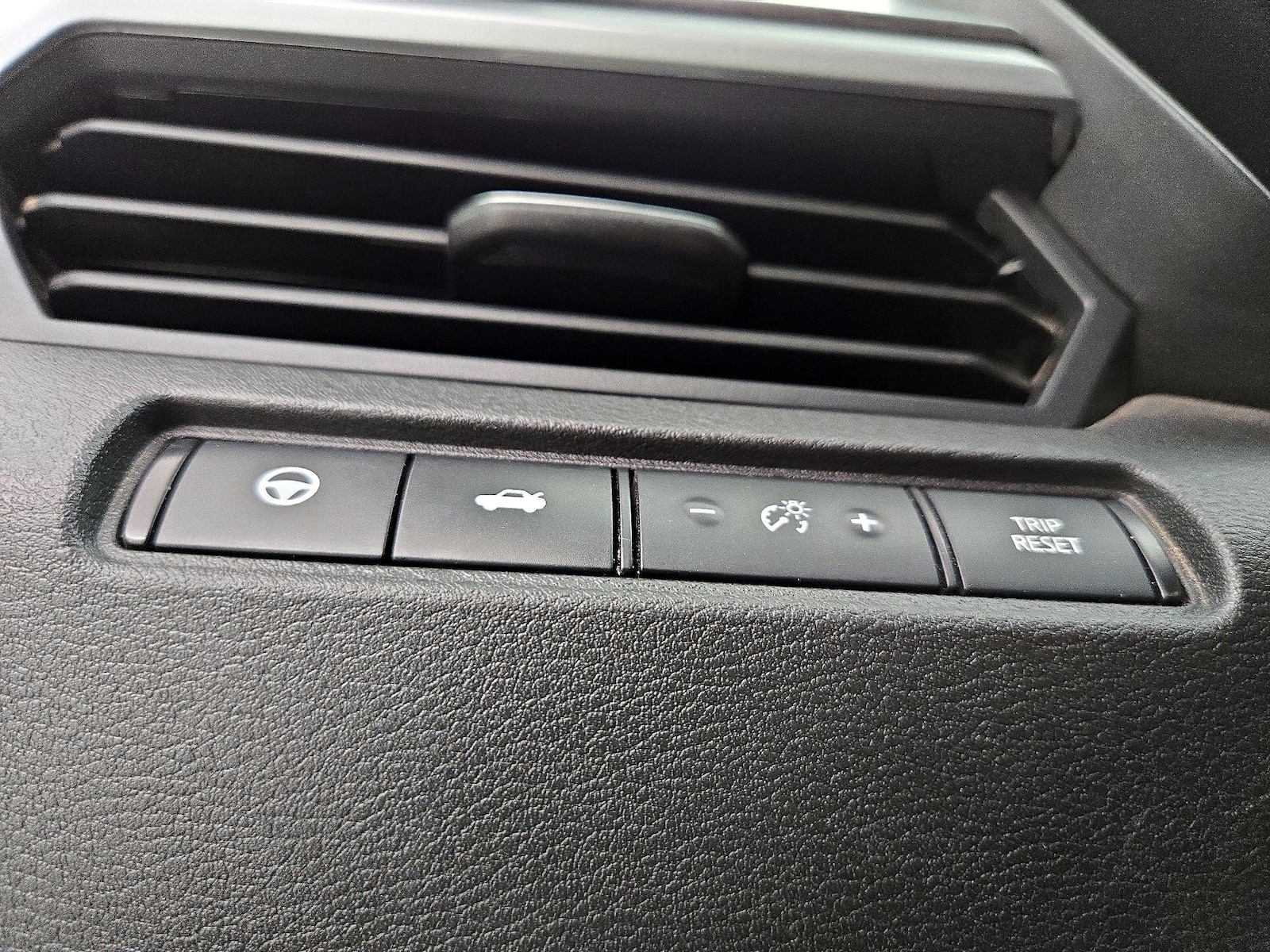 2024 Nissan Altima SV - Photo 12