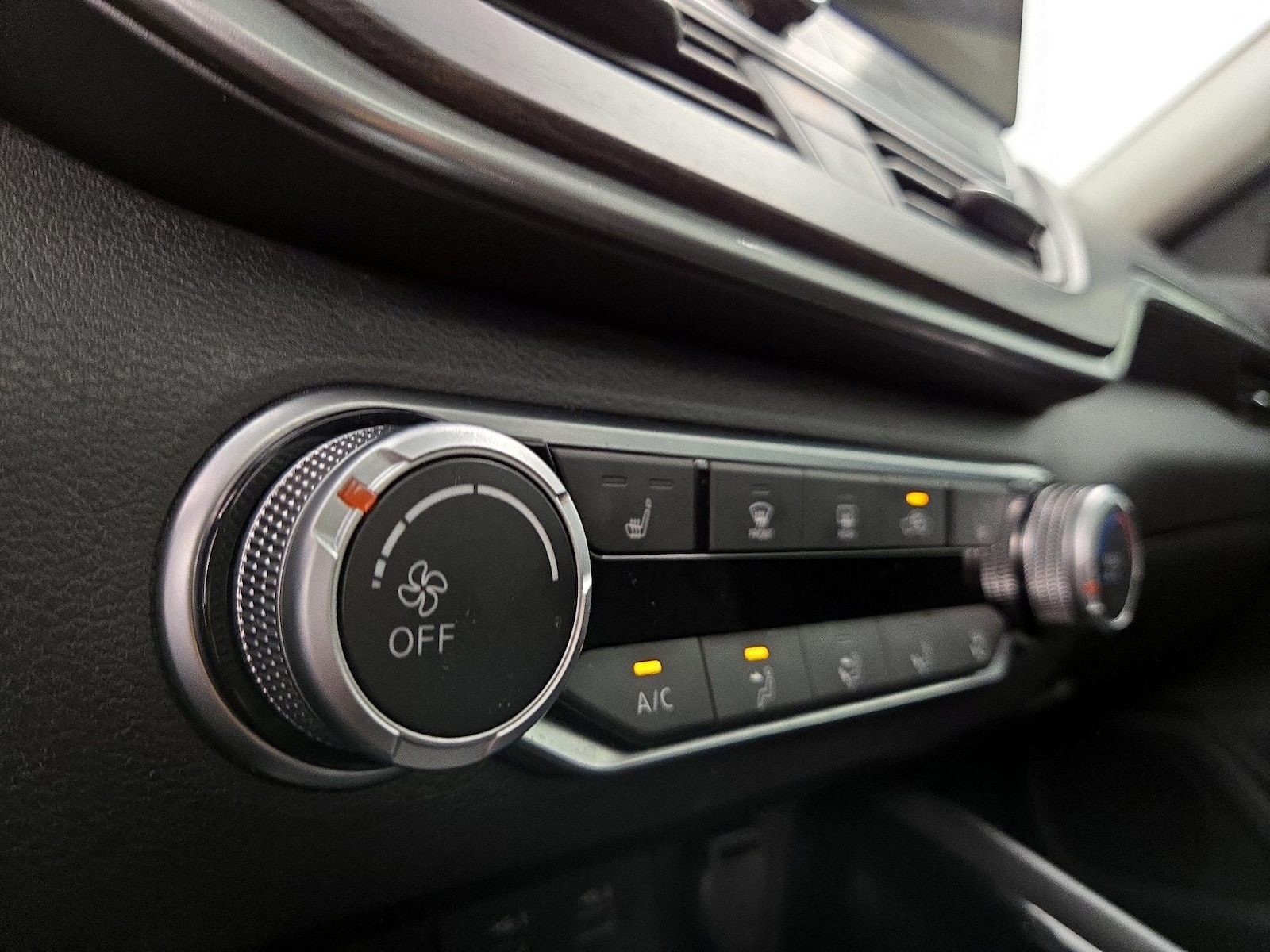 2024 Nissan Altima SV - Photo 16