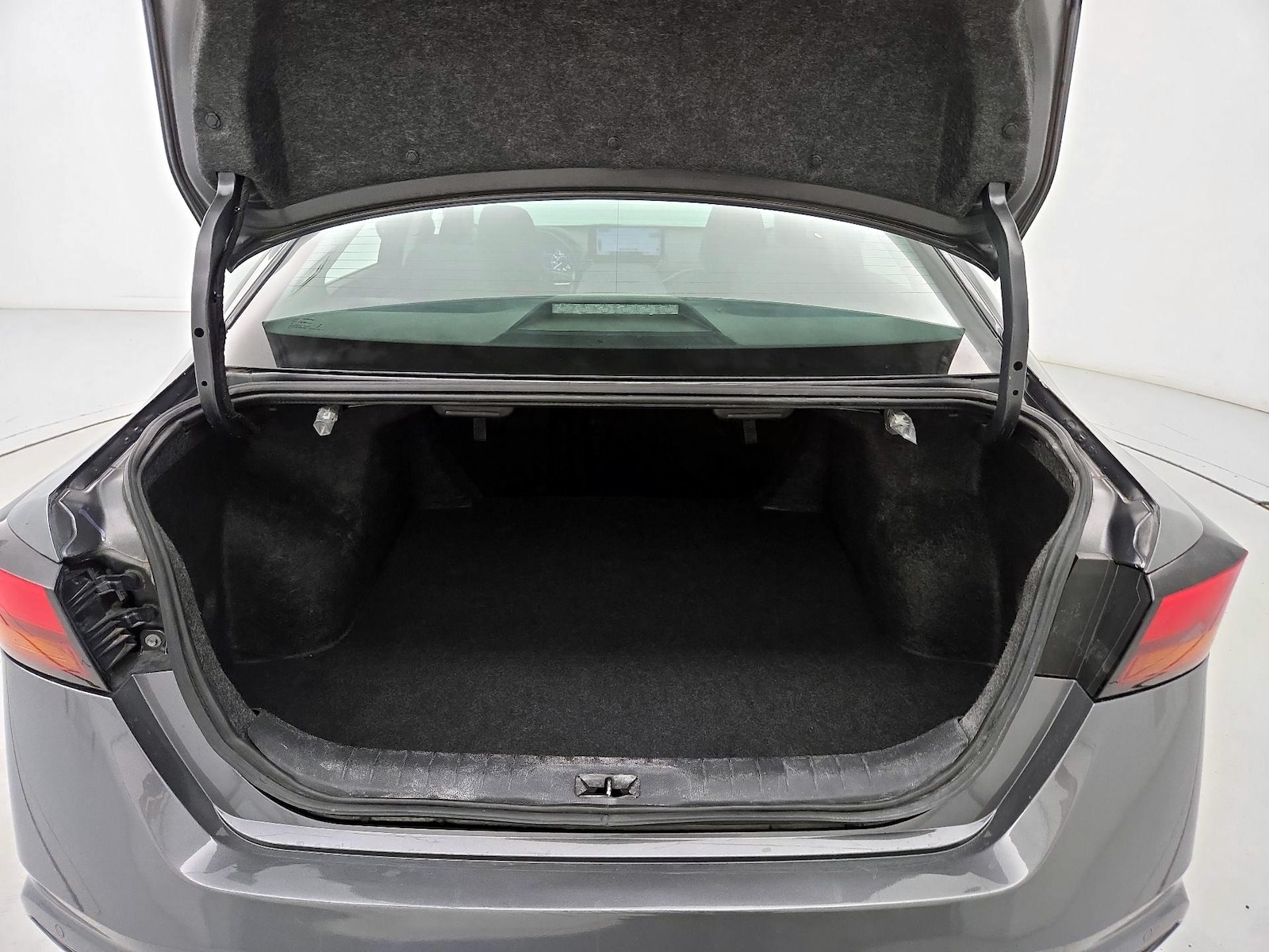 2024 Nissan Altima SV - Photo 21