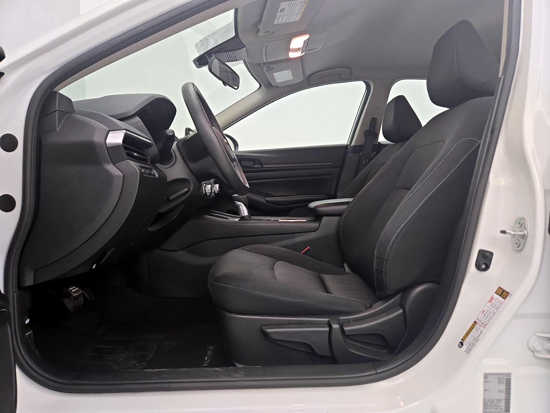 Thumbnail: 2023 Nissan Altima - 9