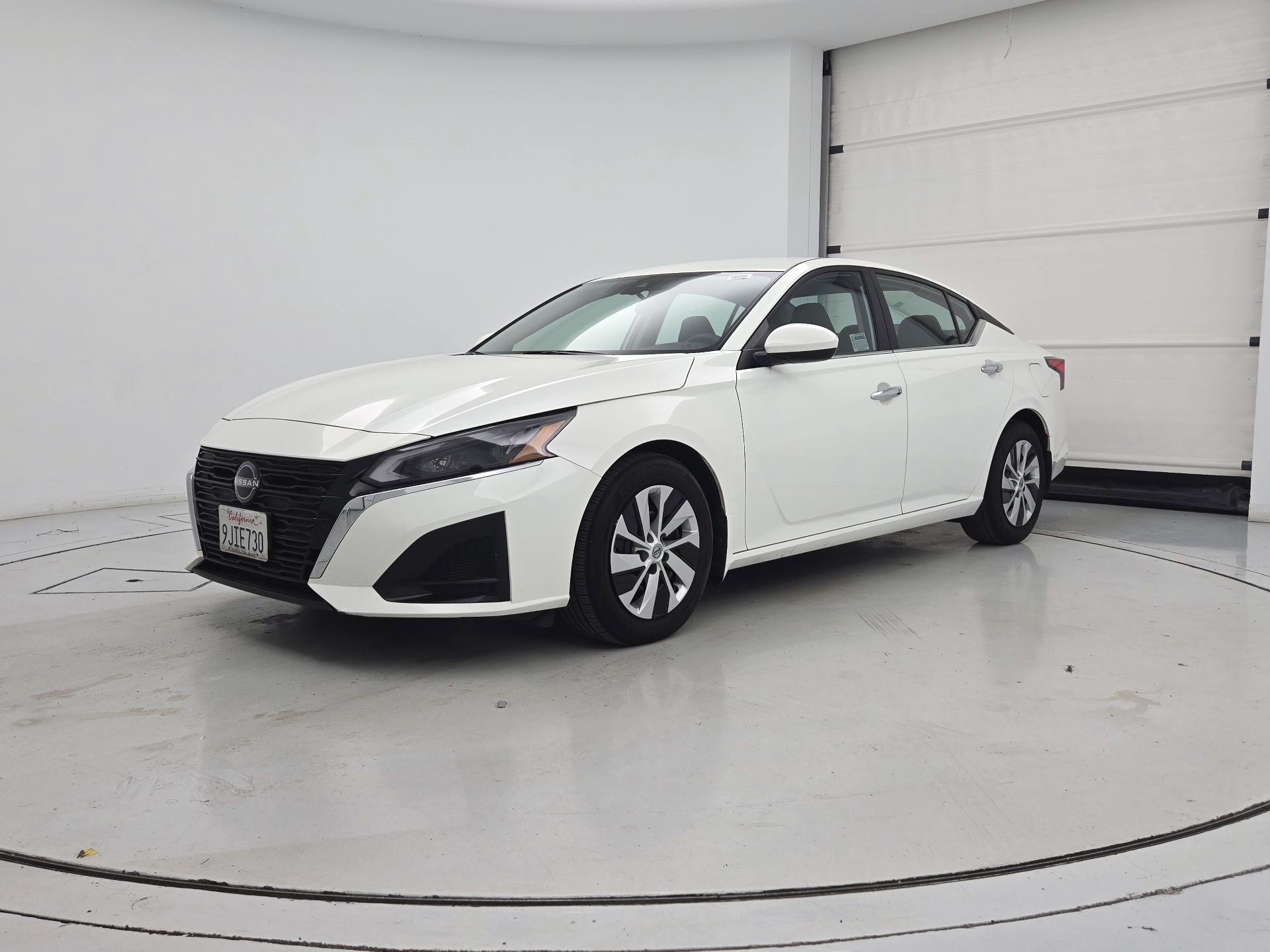 Thumbnail: 2023 Nissan Altima - 3