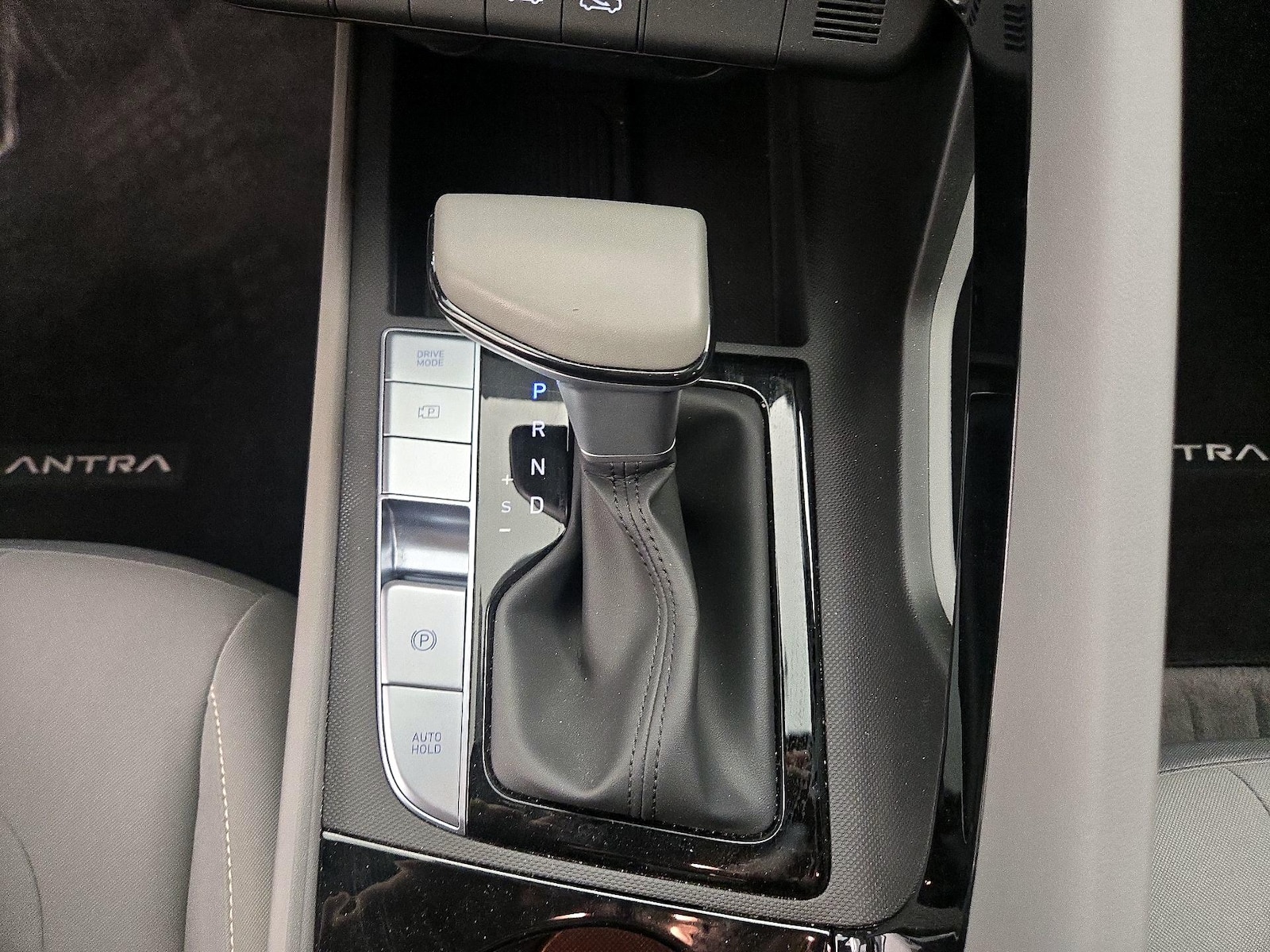 2025 Hyundai Elantra Blue - Photo 19