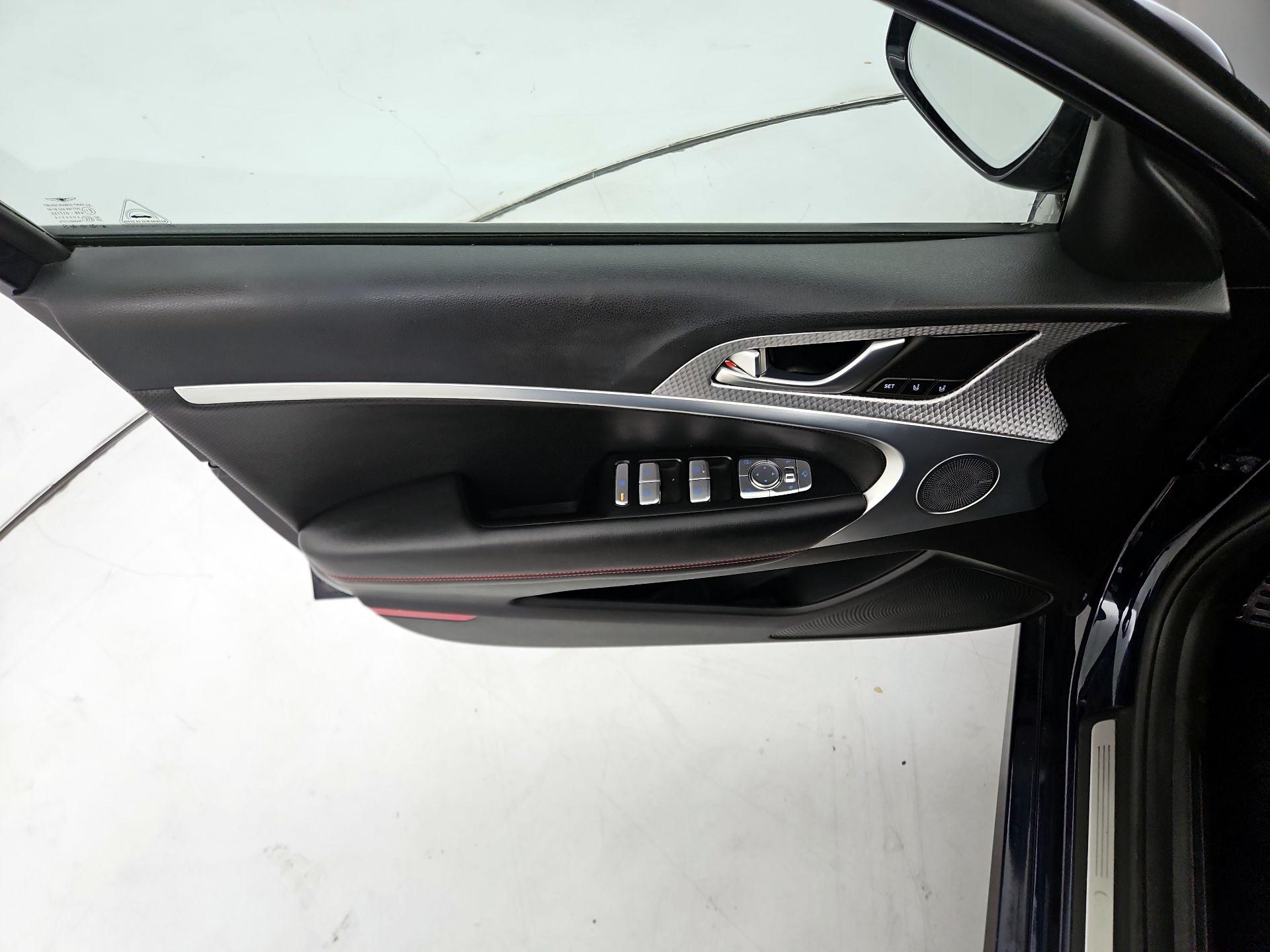 Thumbnail: 2023 Genesis G70 - 12