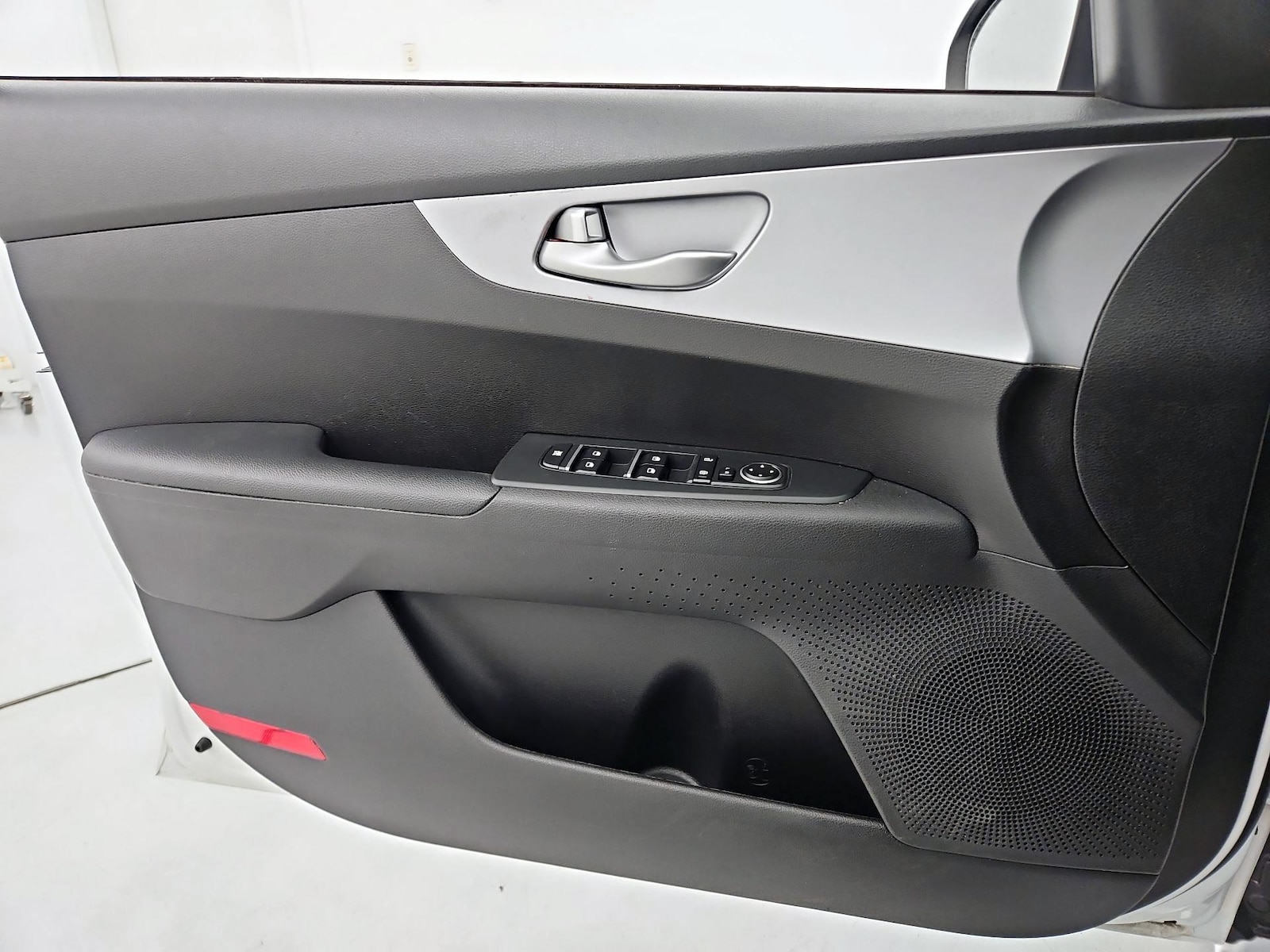 2023 Kia Forte LXS - Photo 13