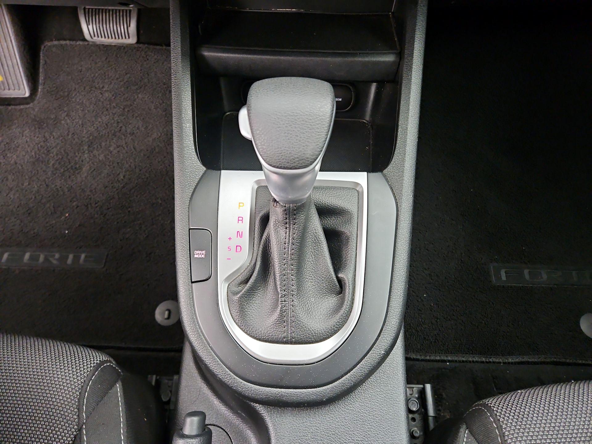 Thumbnail: 2023 Kia Forte - 17