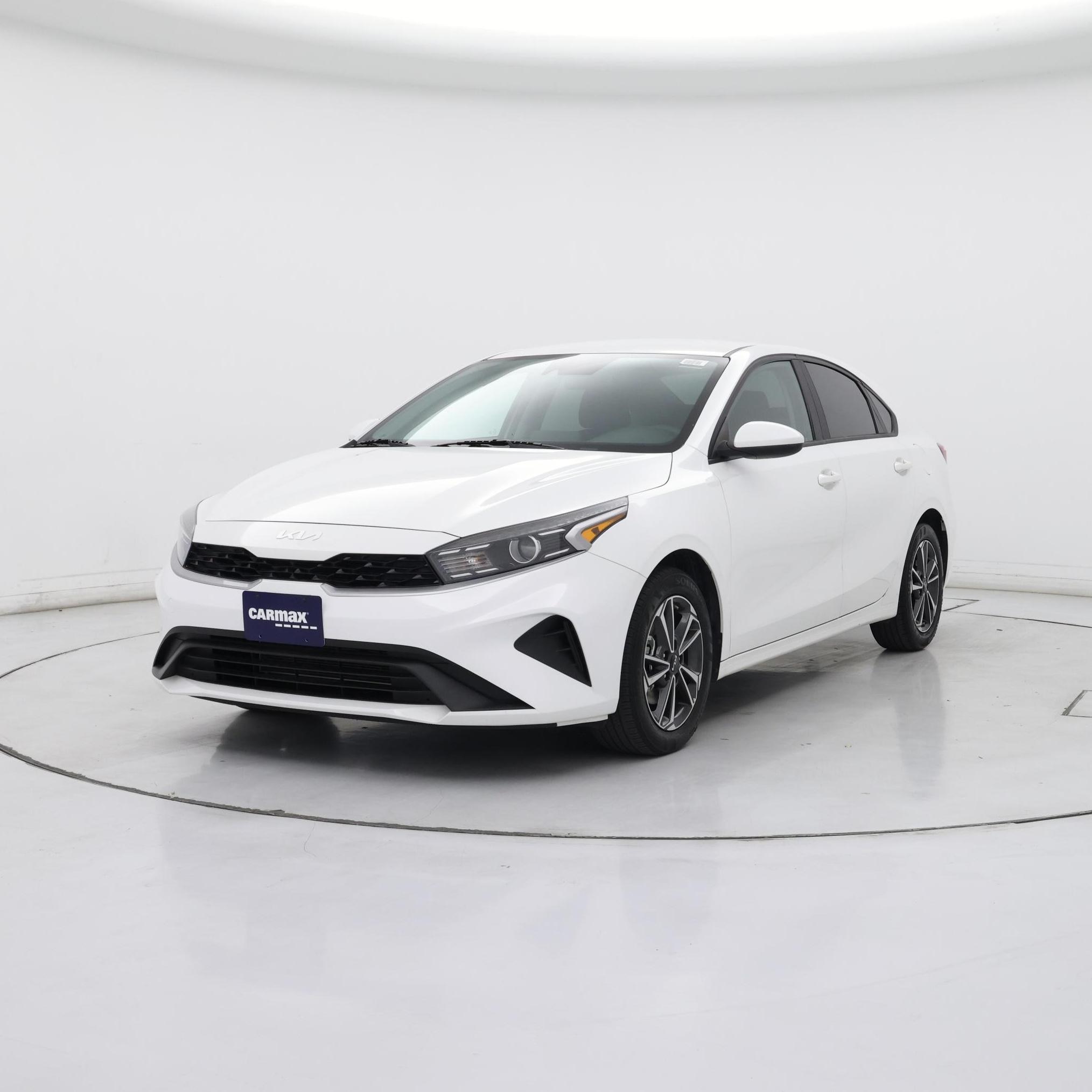 Thumbnail: 2023 Kia Forte - 4