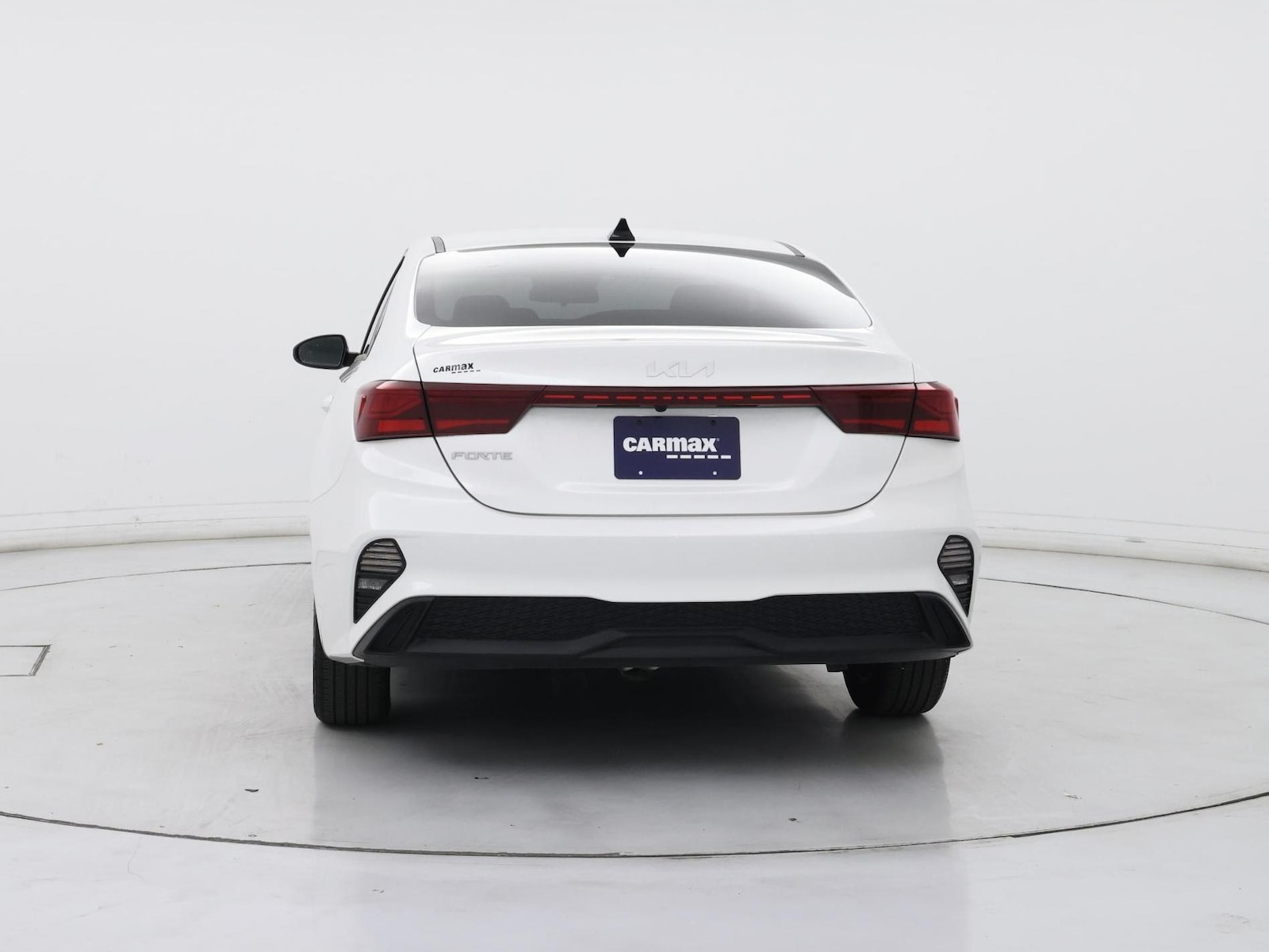 2023 Kia Forte LXS - Photo 7
