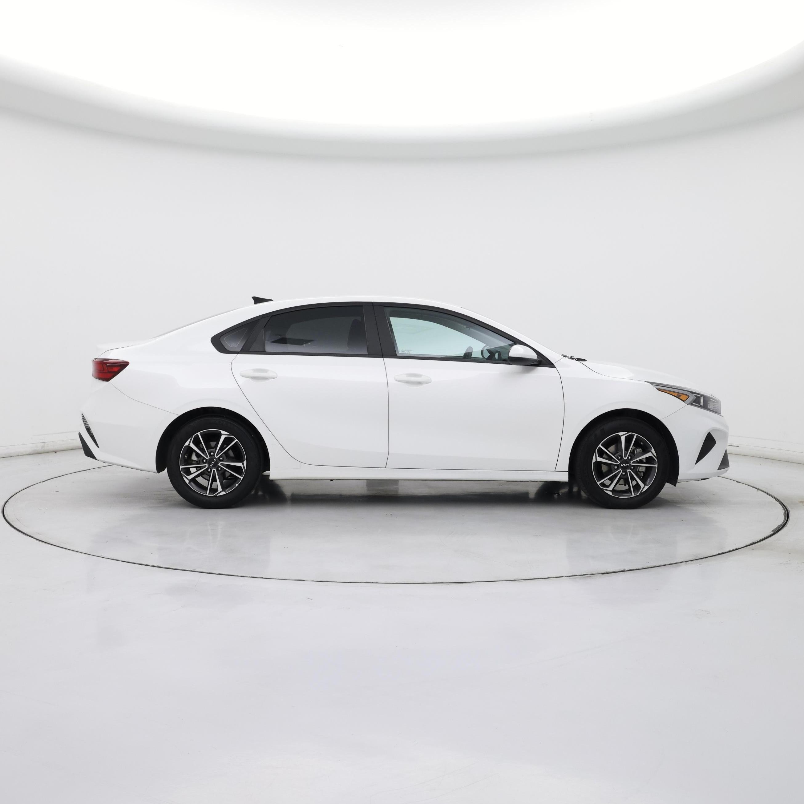 Thumbnail: 2023 Kia Forte - 7