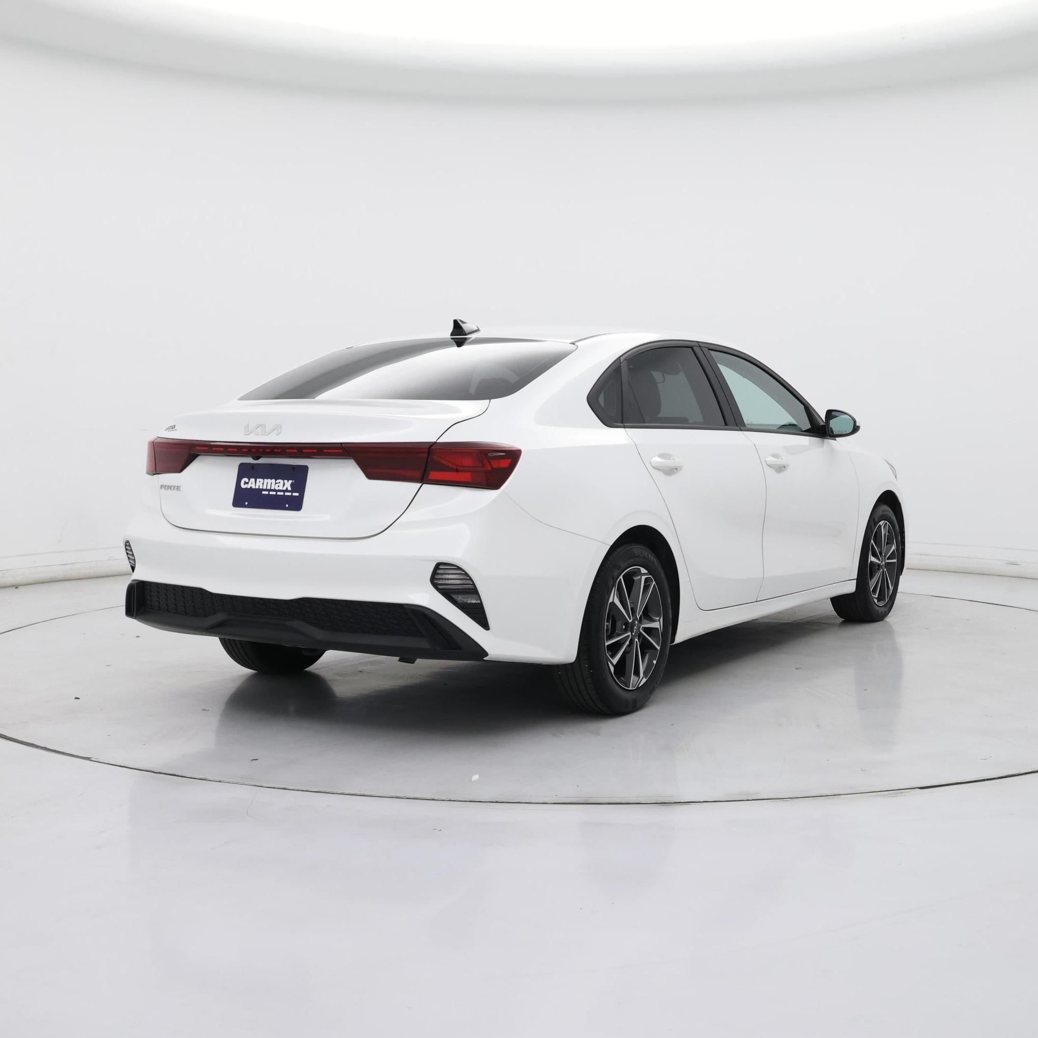 Thumbnail: 2023 Kia Forte - 8