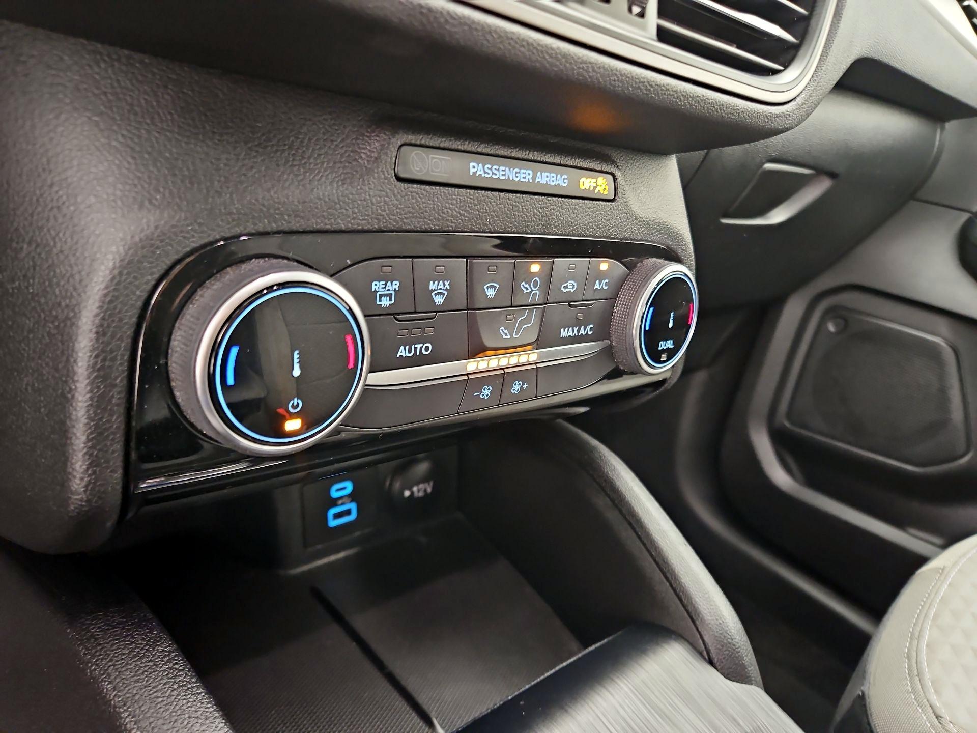 Thumbnail: 2022 Ford Escape - 16
