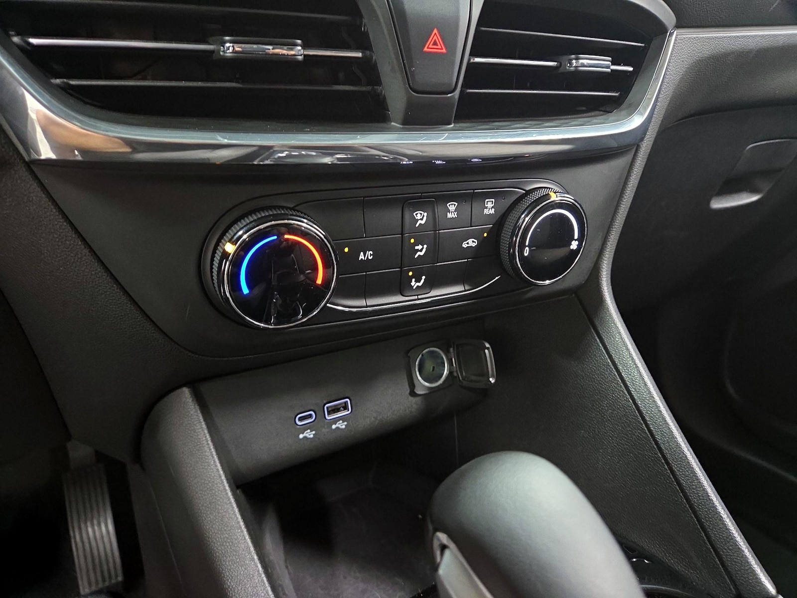 2025 Buick Encore GX Preferred - Photo 13
