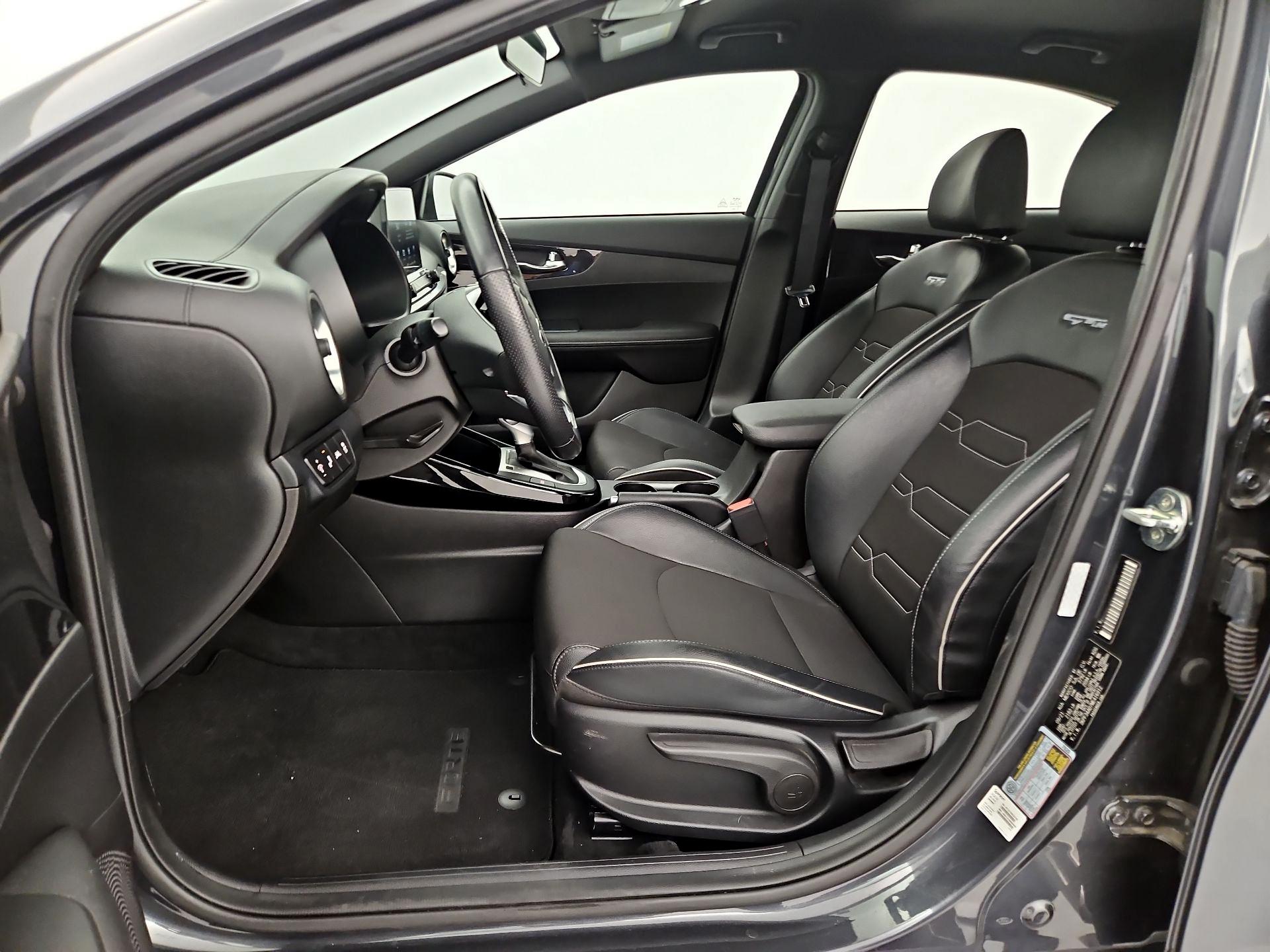 Thumbnail: 2021 Kia Forte - 11