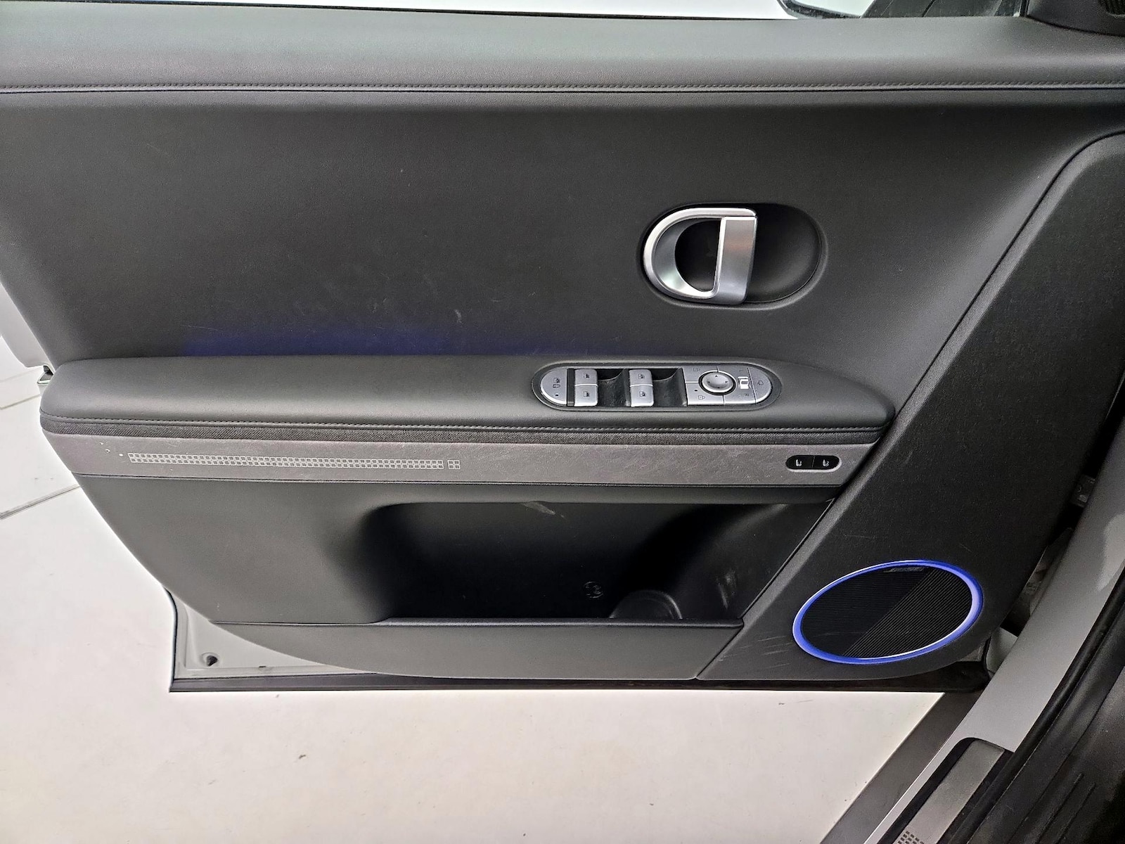 2024 Hyundai IONIQ 5 Limited - Photo 13