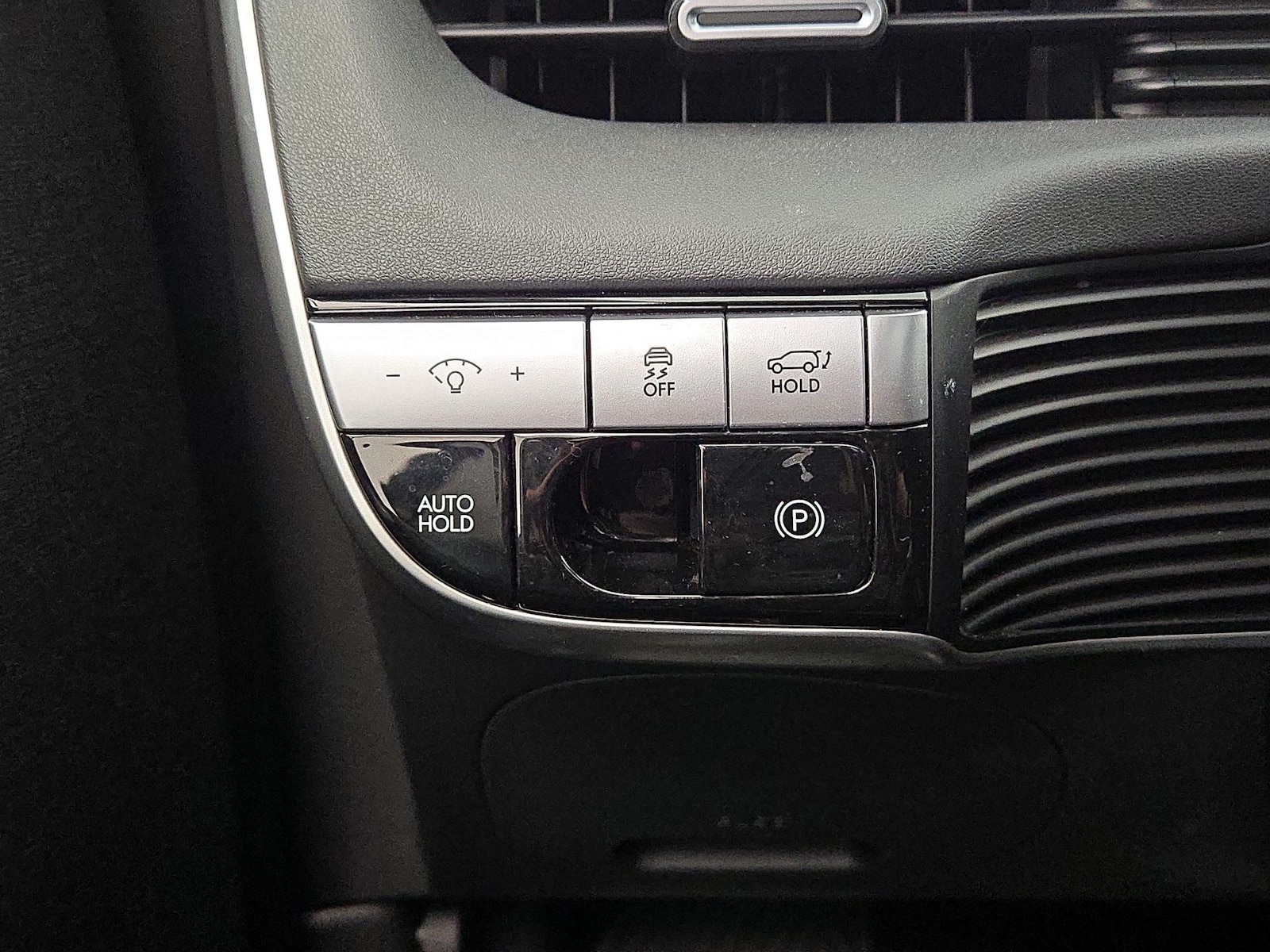 2024 Hyundai IONIQ 5 Limited - Photo 14