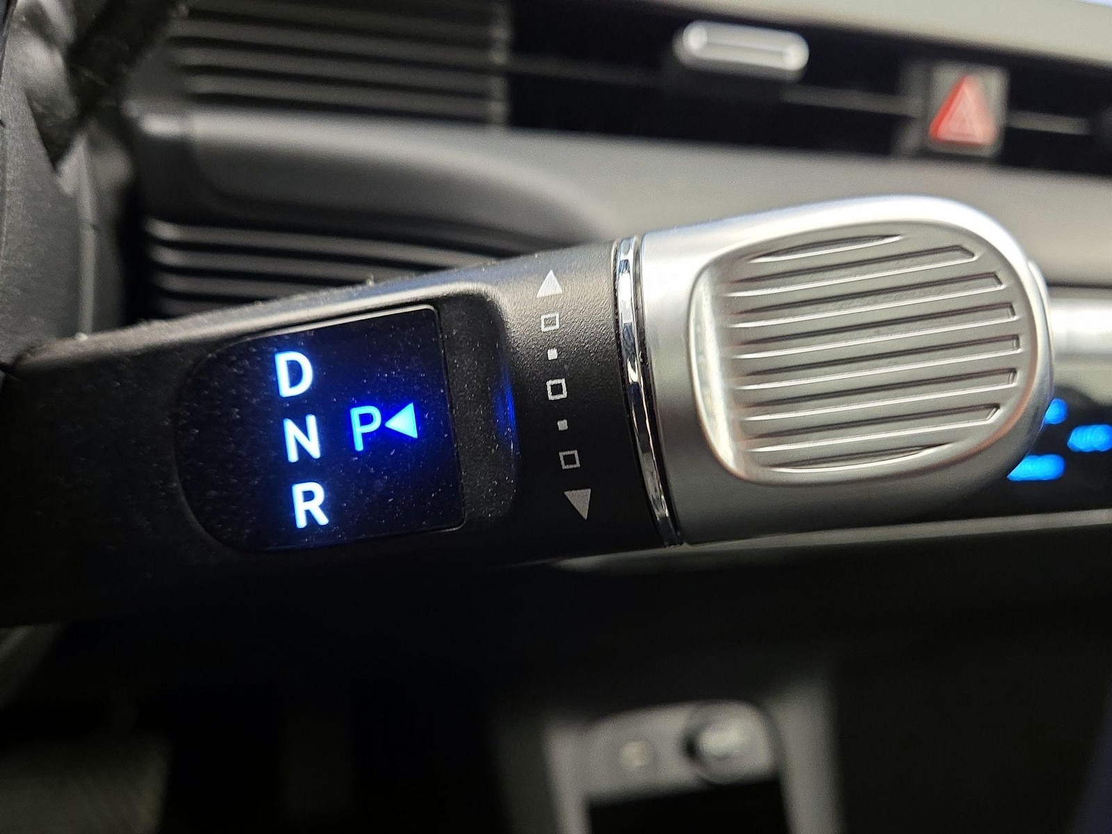 2024 Hyundai IONIQ 5 Limited - Photo 19