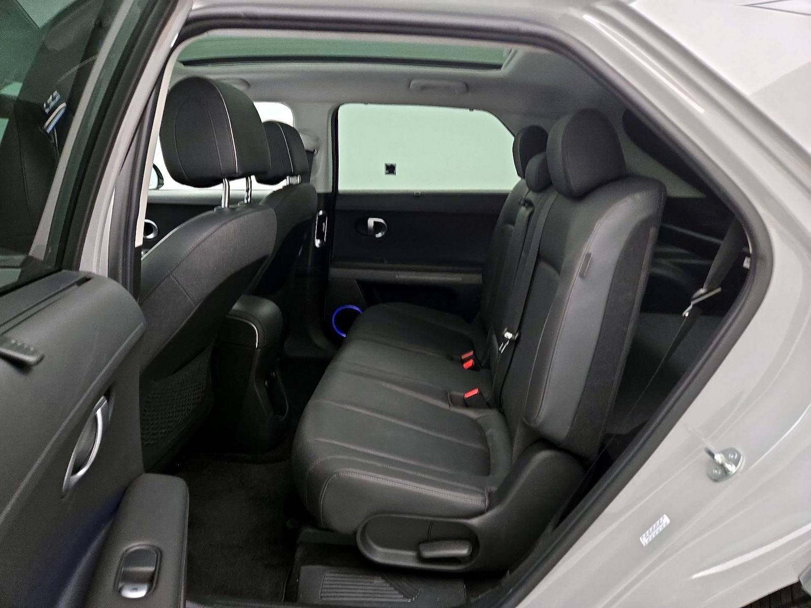 2024 Hyundai IONIQ 5 Limited - Photo 22