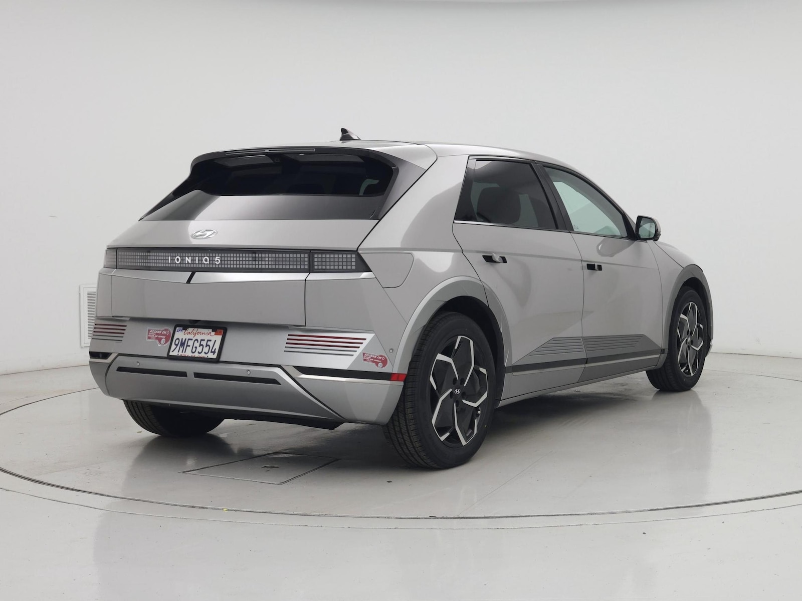 2024 Hyundai IONIQ 5 Limited - Photo 9