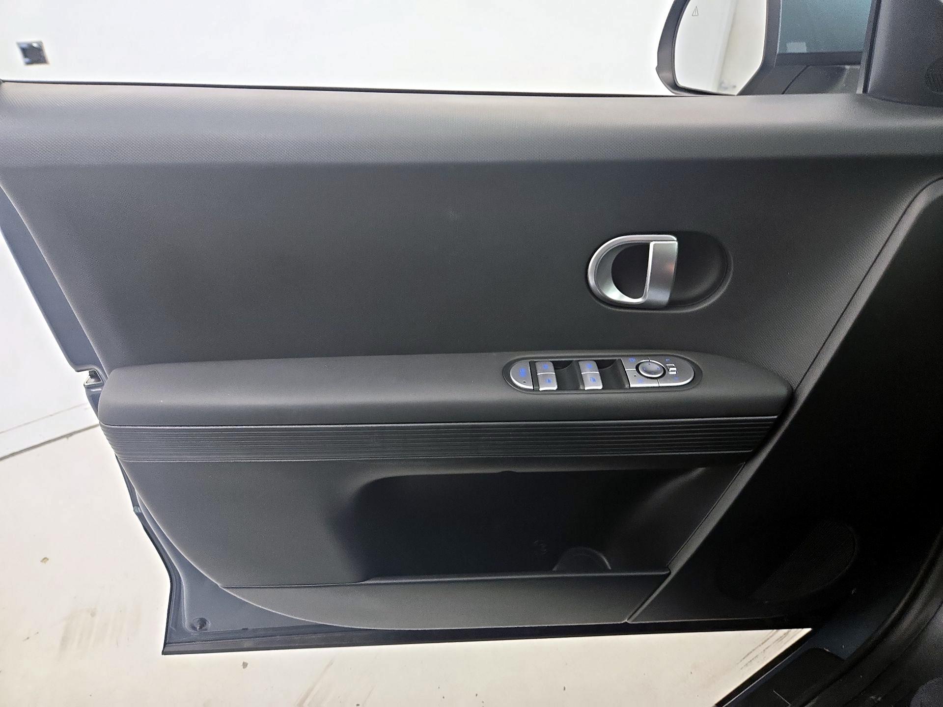 Thumbnail: 2024 Hyundai Ioniq 5 - 12
