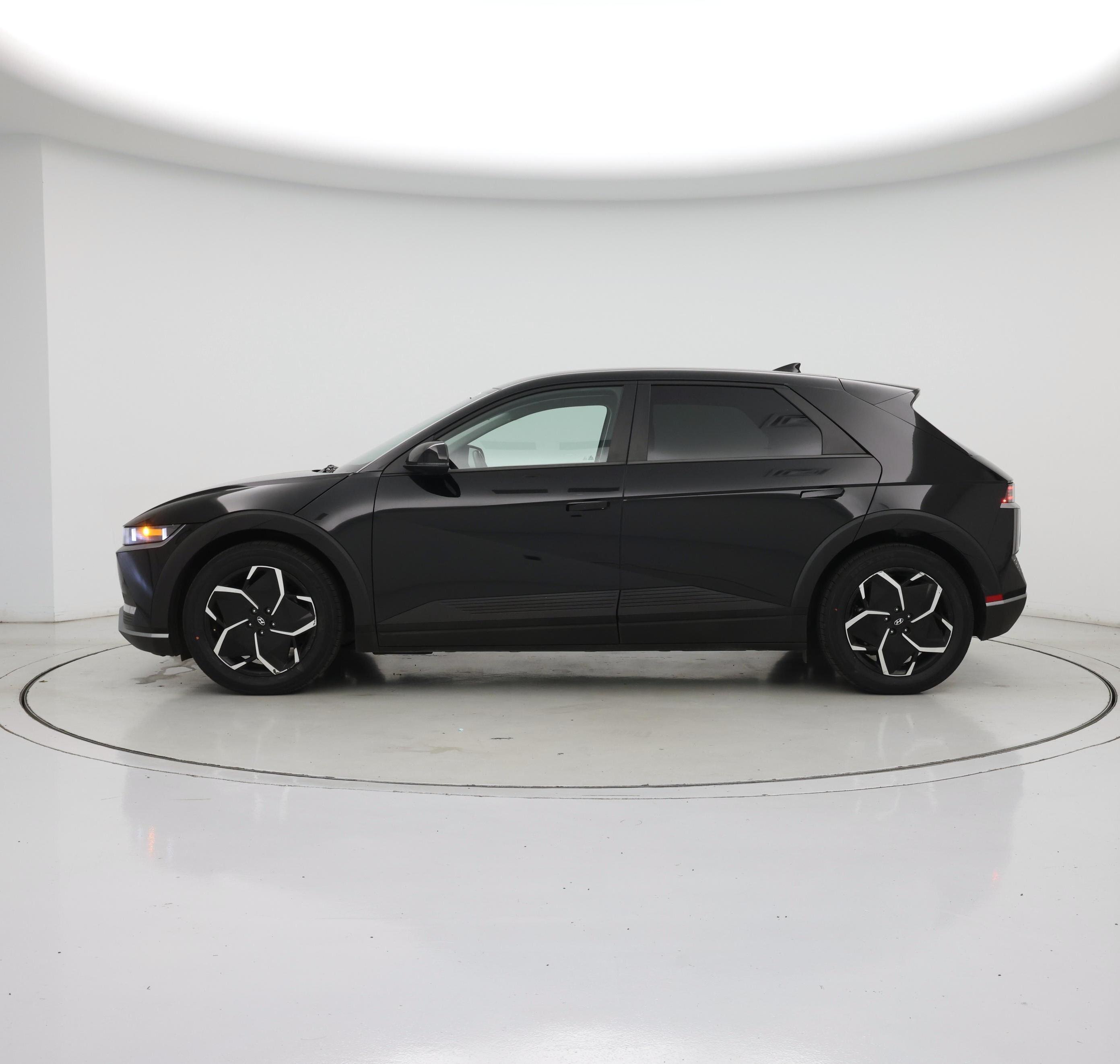 Thumbnail: 2024 Hyundai Ioniq 5 - 3