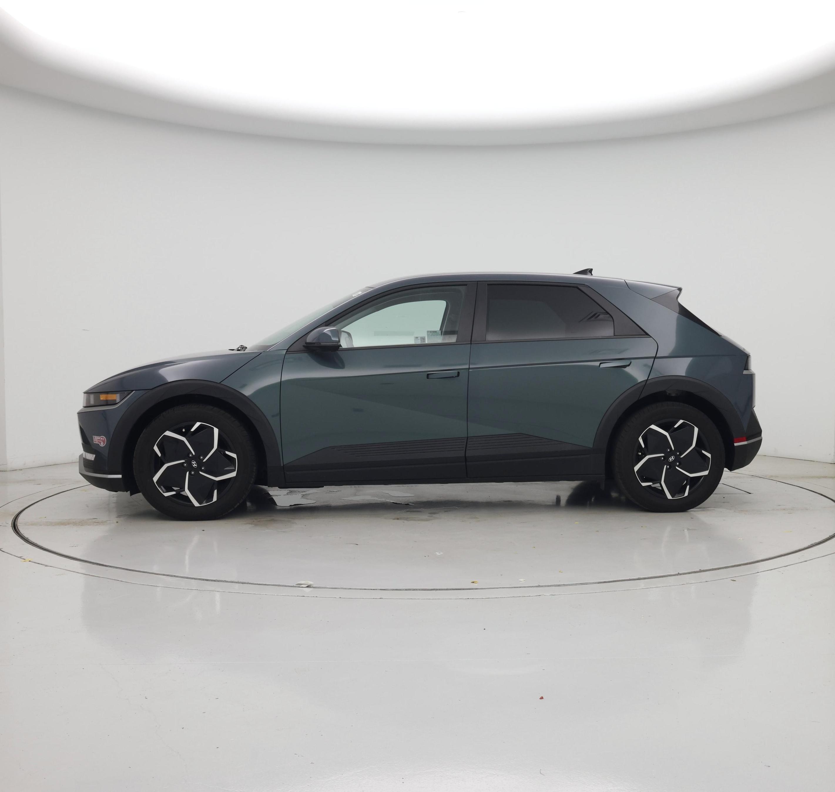Thumbnail: 2024 Hyundai Ioniq 5 - 3