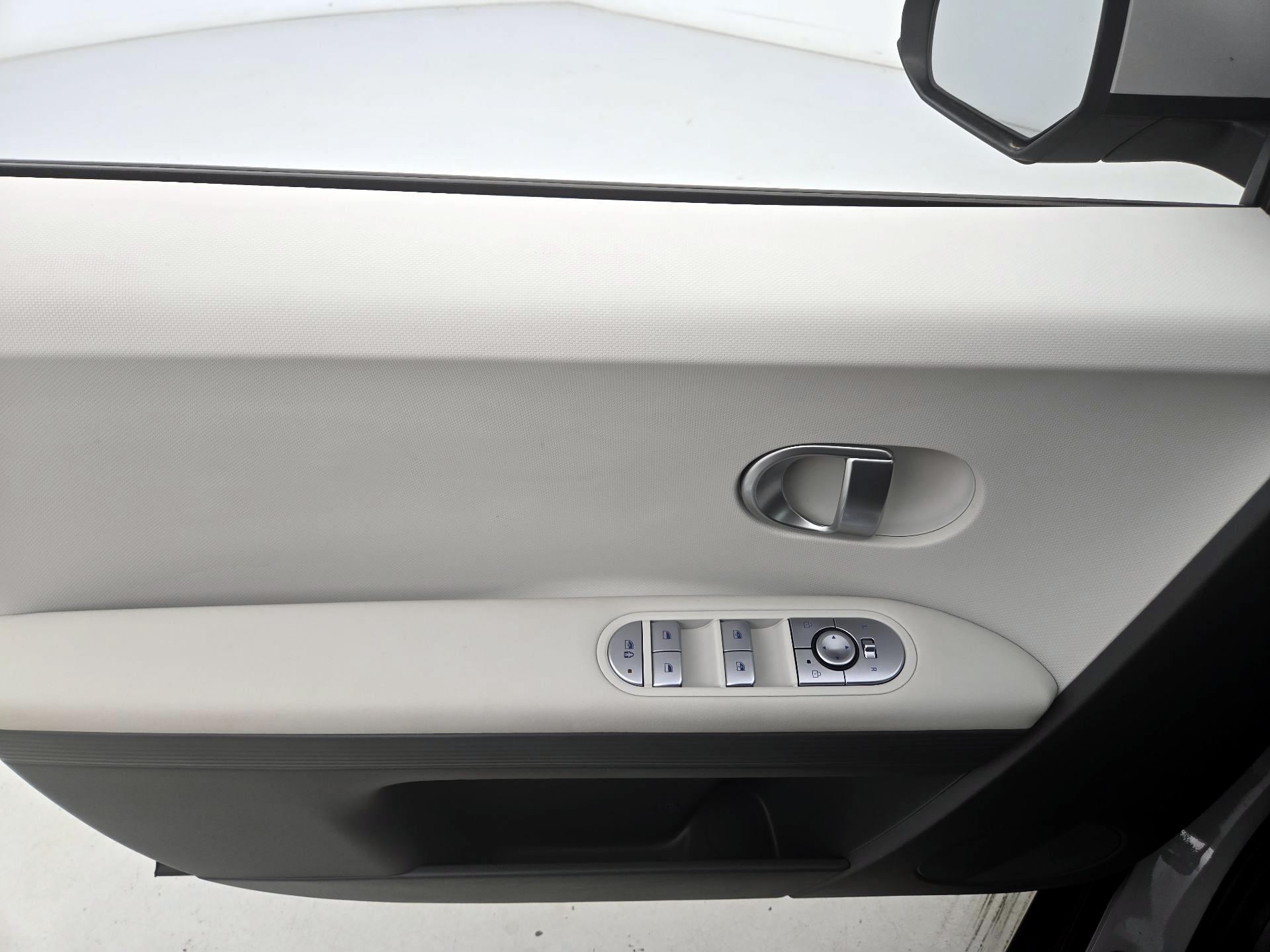 Thumbnail: 2024 Hyundai Ioniq 5 - 12