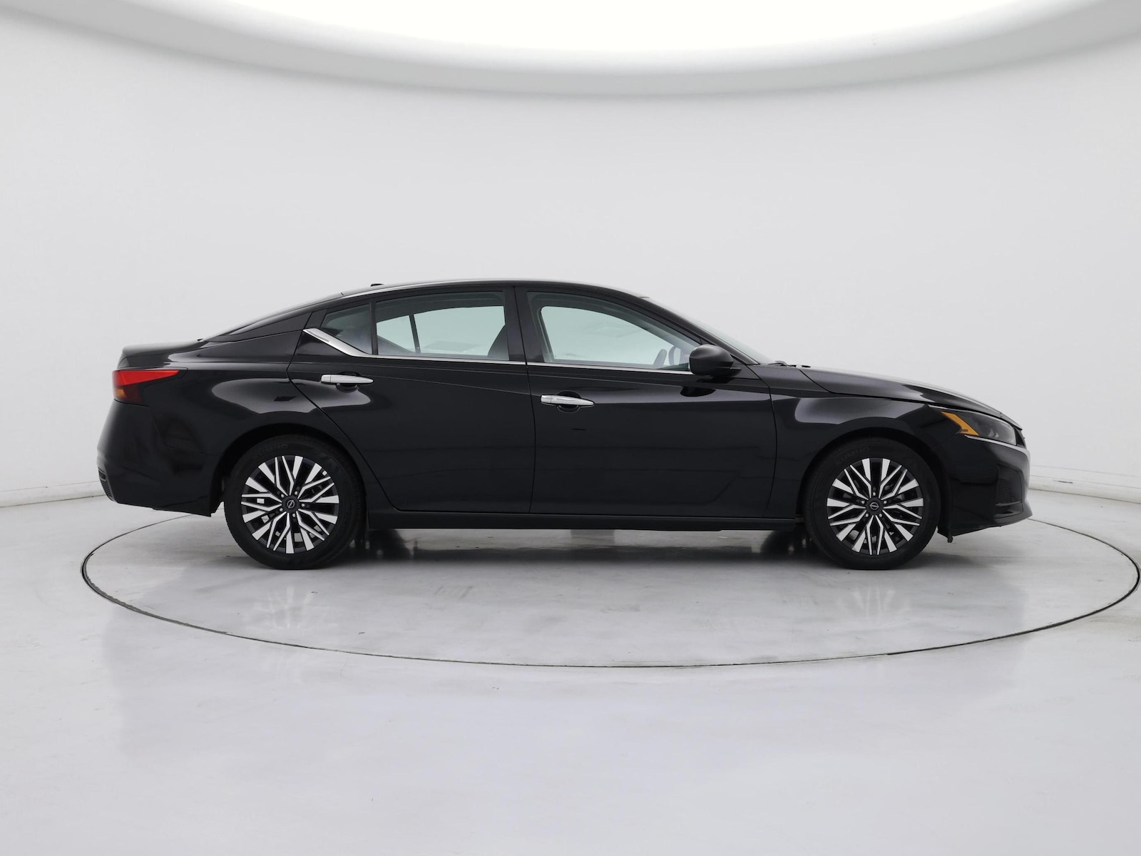 2025 Nissan Altima SV - Photo 8