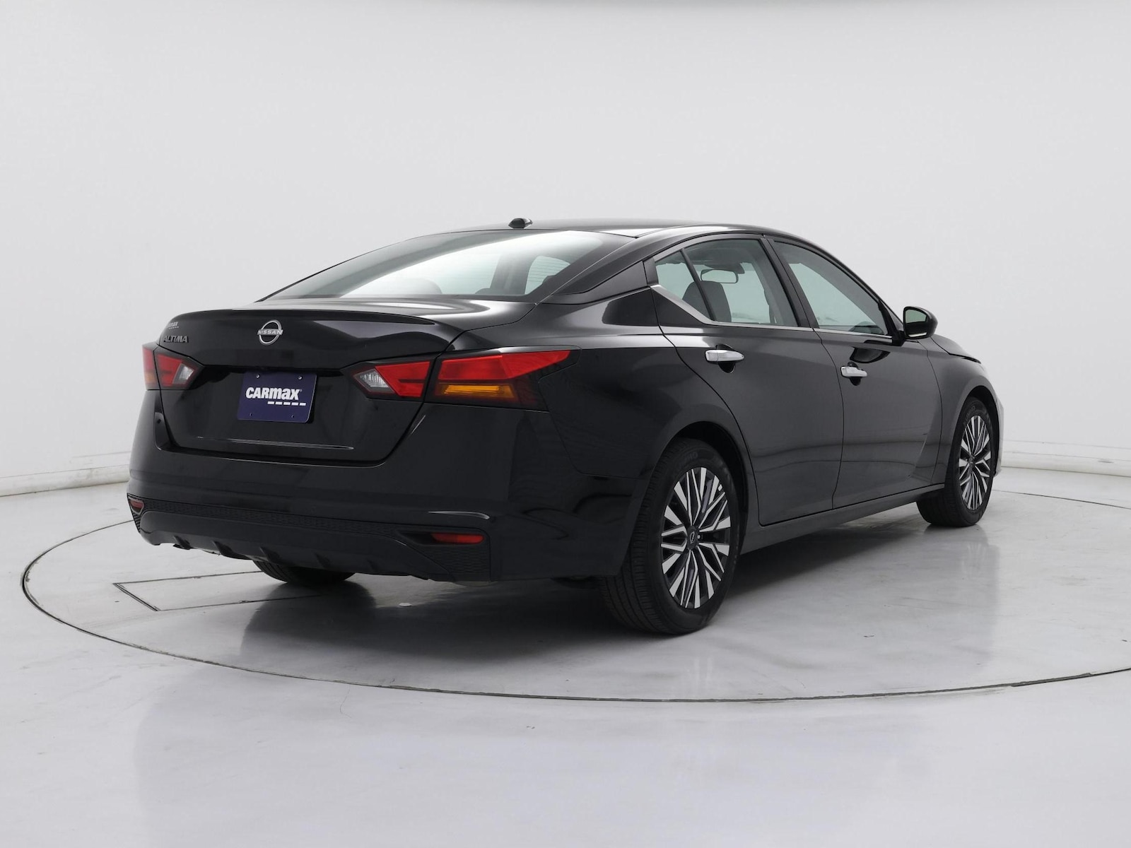 2025 Nissan Altima SV - Photo 9