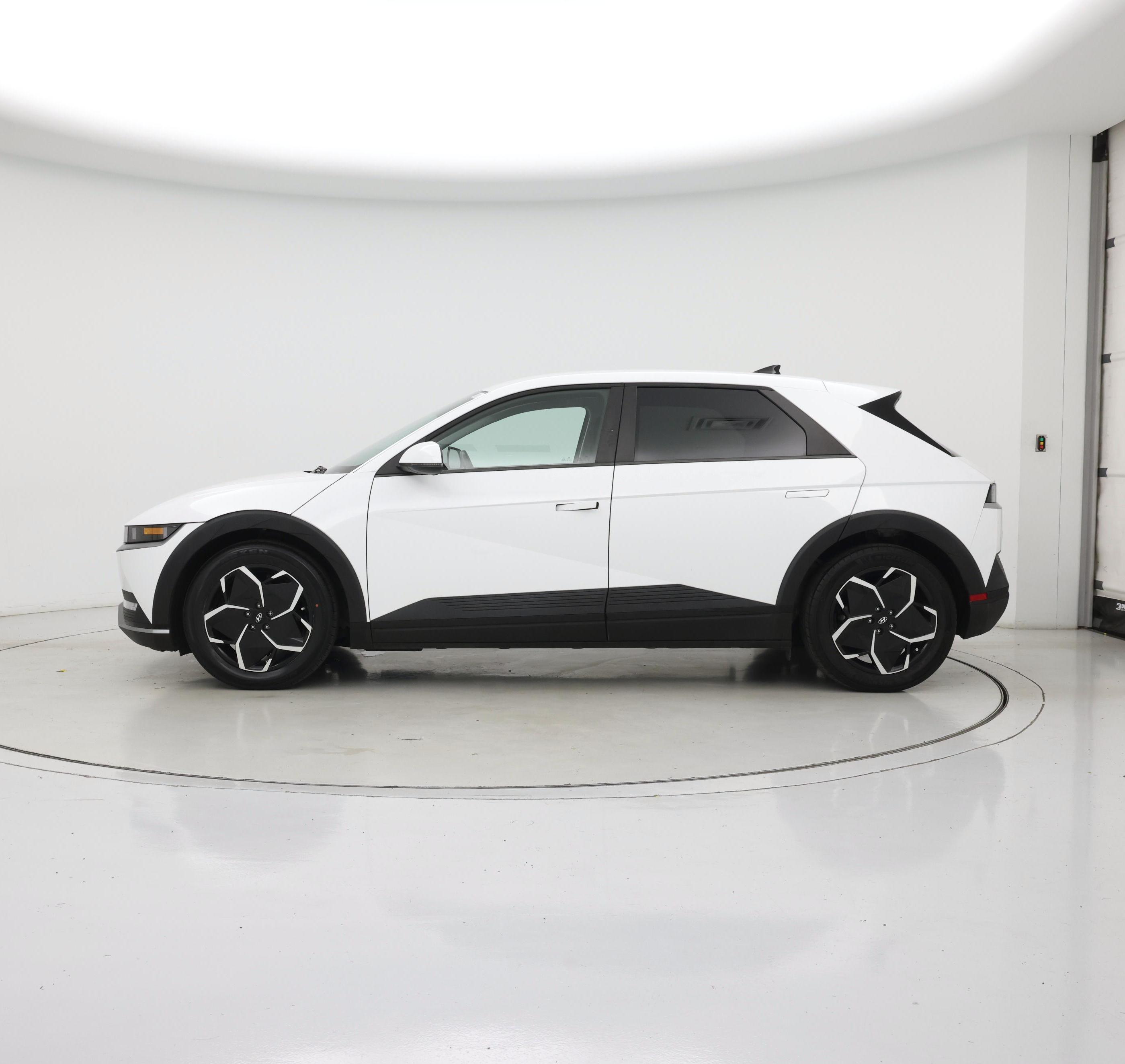 Thumbnail: 2024 Hyundai Ioniq 5 - 3