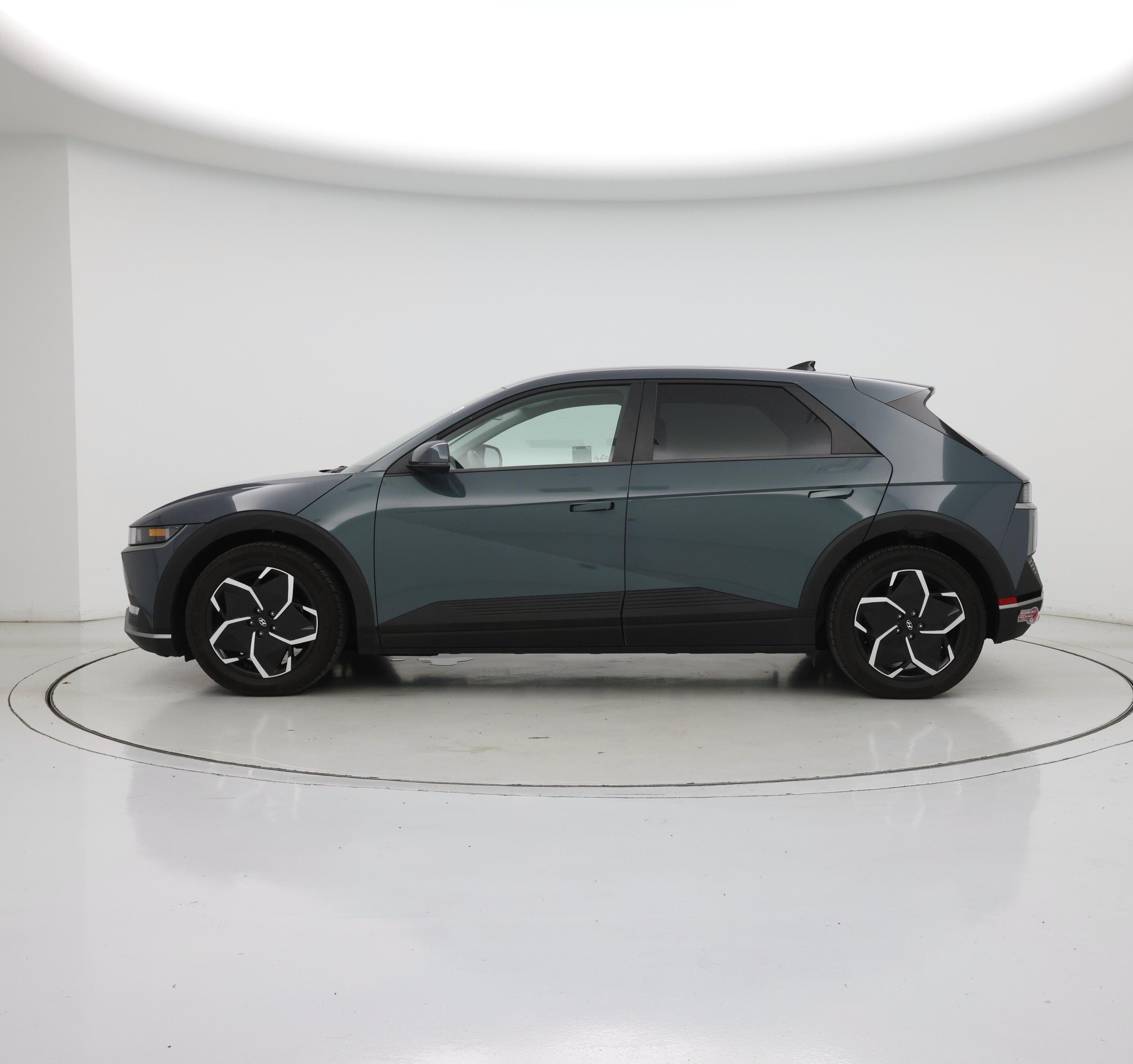 Thumbnail: 2024 Hyundai Ioniq 5 - 3