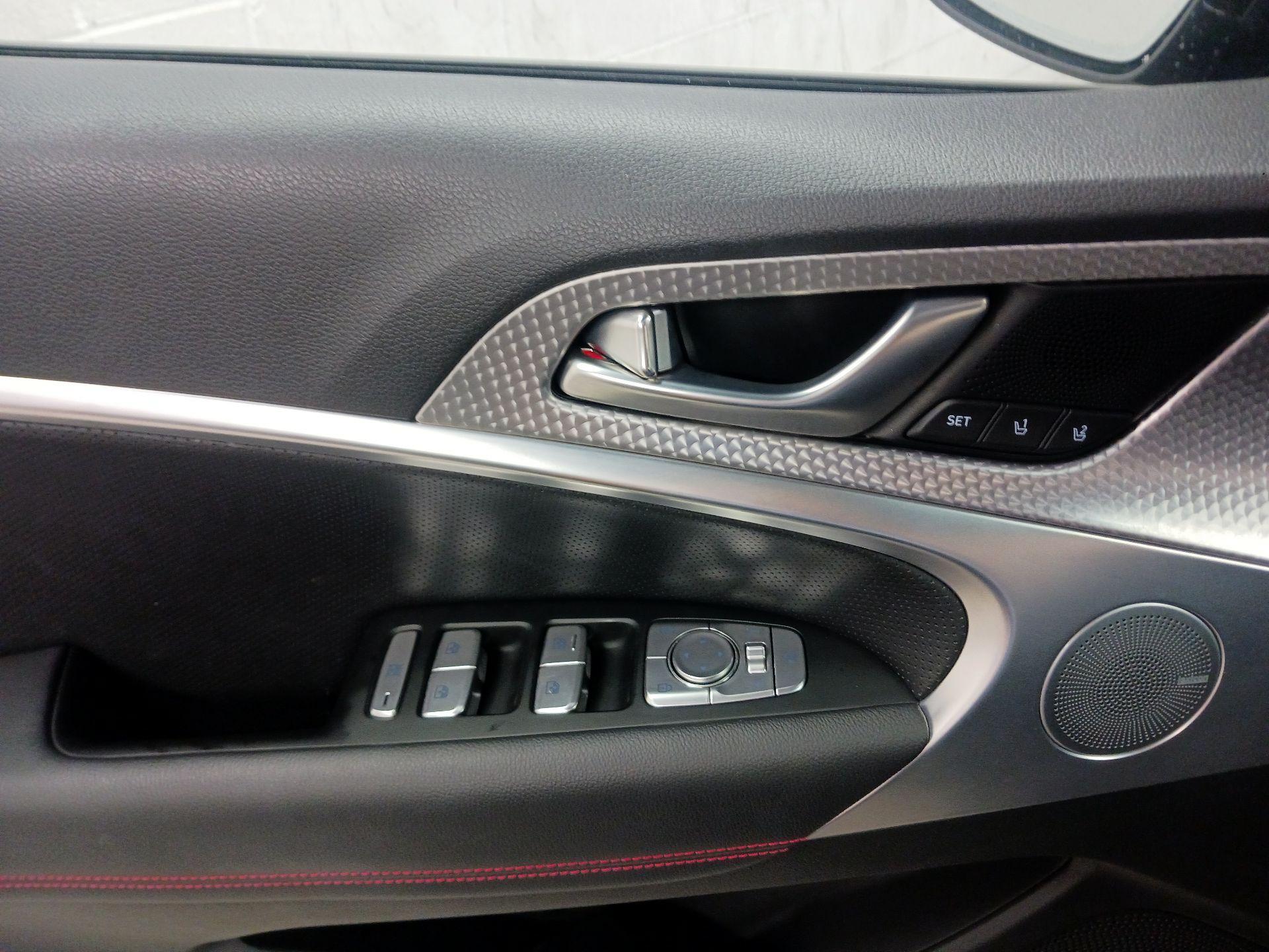 Thumbnail: 2023 Genesis G70 - 10