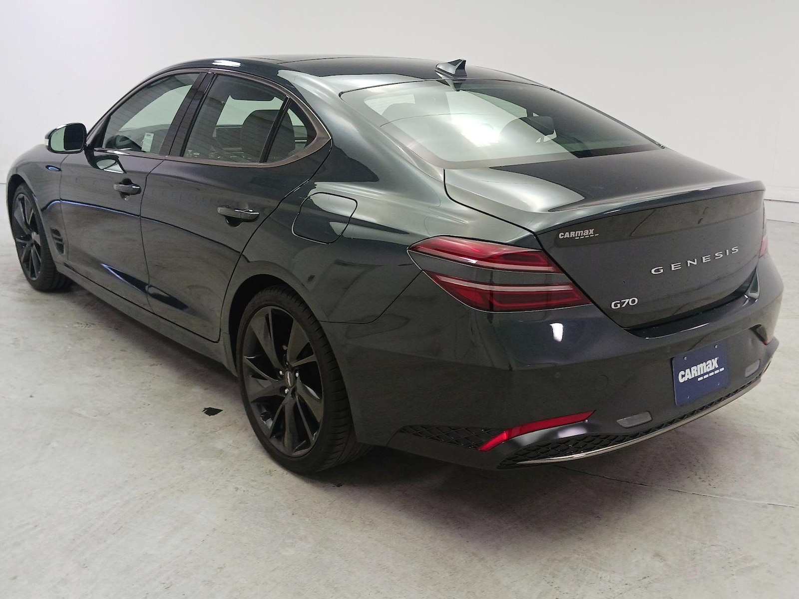 2023 GENESIS G70 Standard - Photo 7