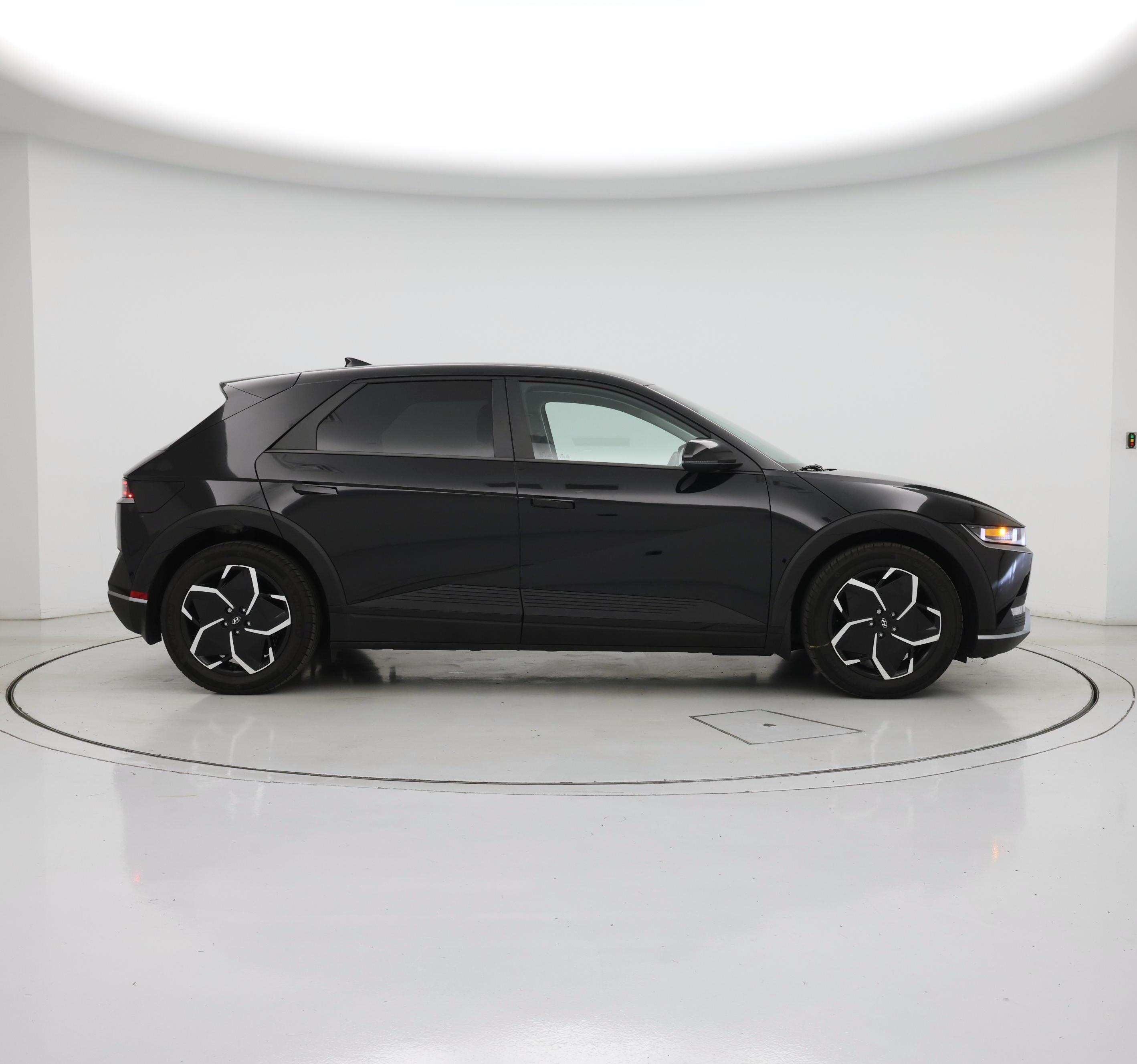 Thumbnail: 2024 Hyundai Ioniq 5 - 7