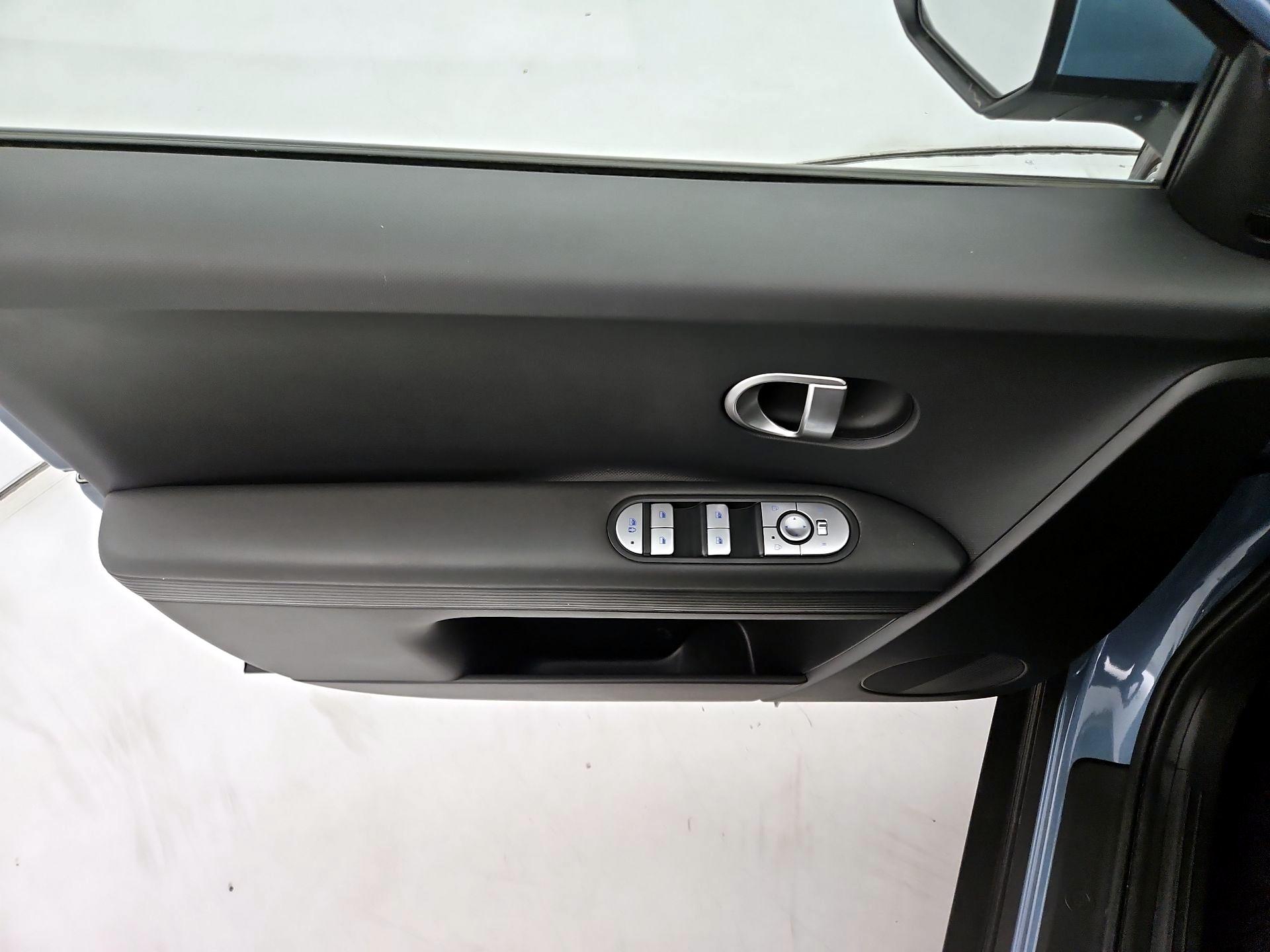 Thumbnail: 2024 Hyundai Ioniq 5 - 12