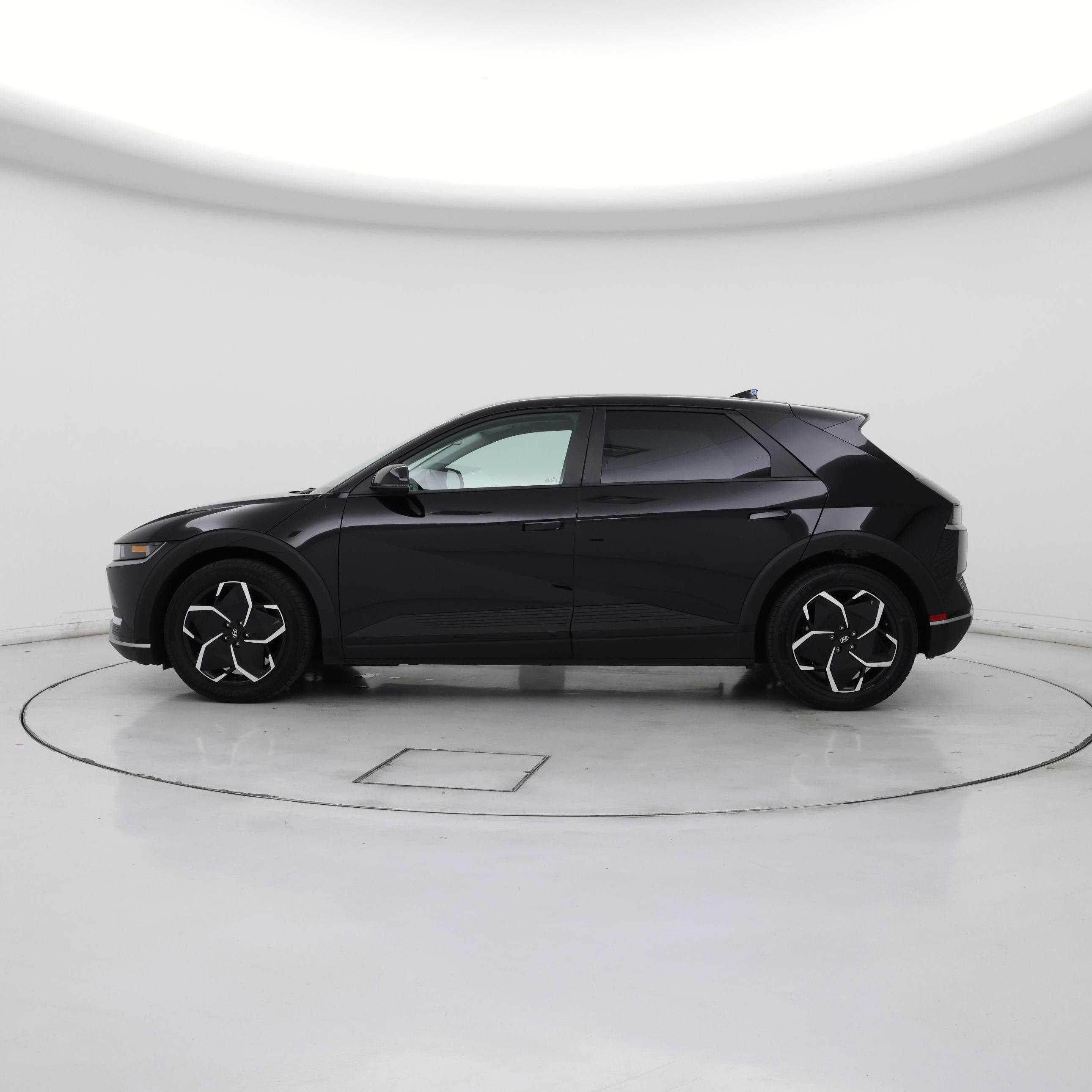 Thumbnail: 2024 Hyundai Ioniq 5 - 3
