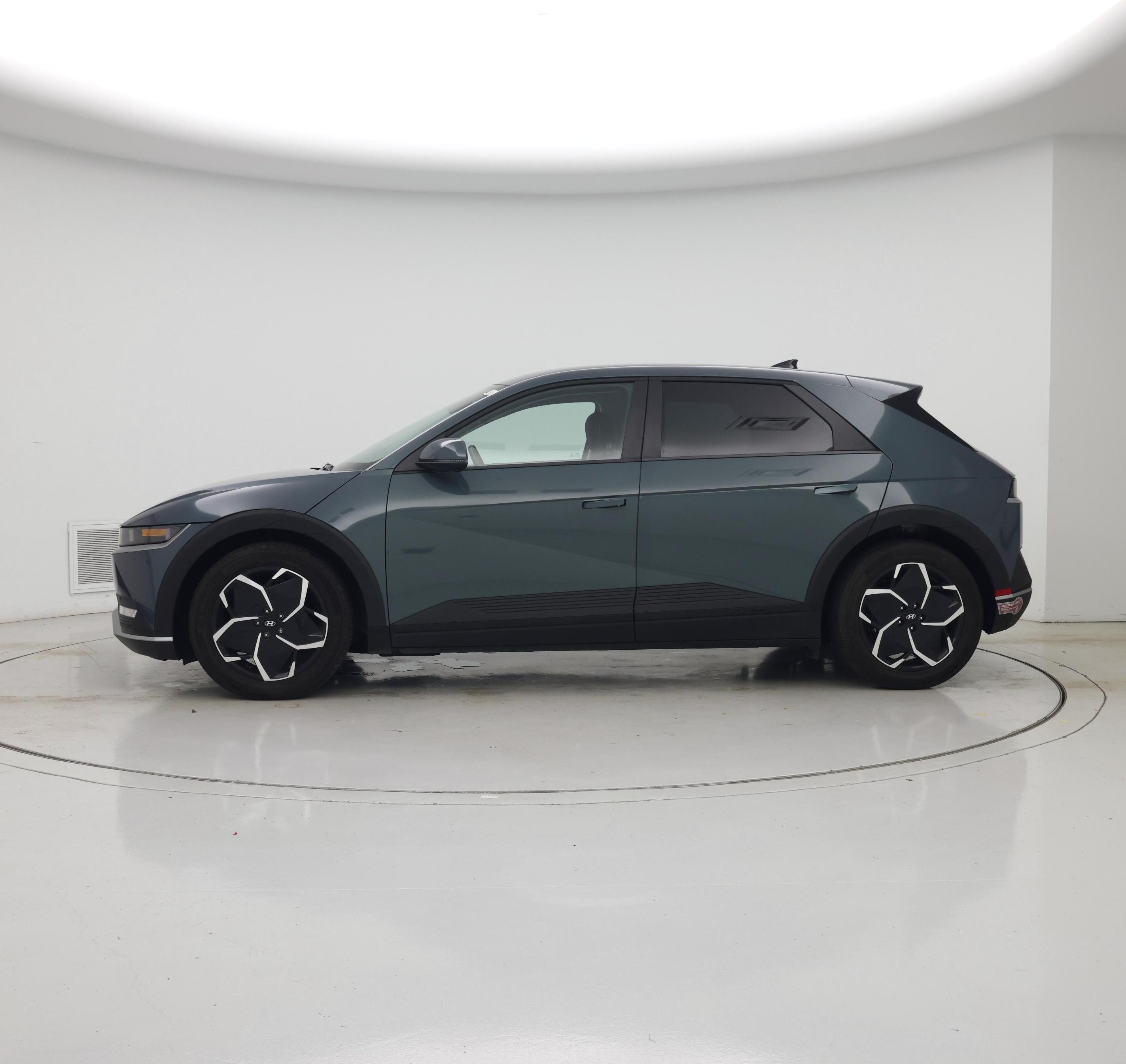 Thumbnail: 2024 Hyundai Ioniq 5 - 3
