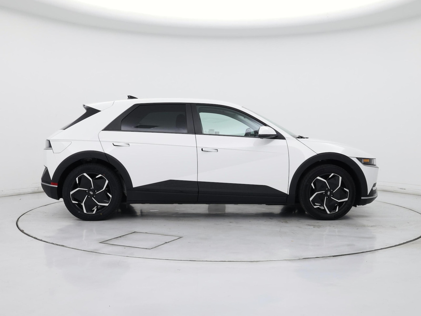 2024 Hyundai IONIQ 5 SEL - Photo 8