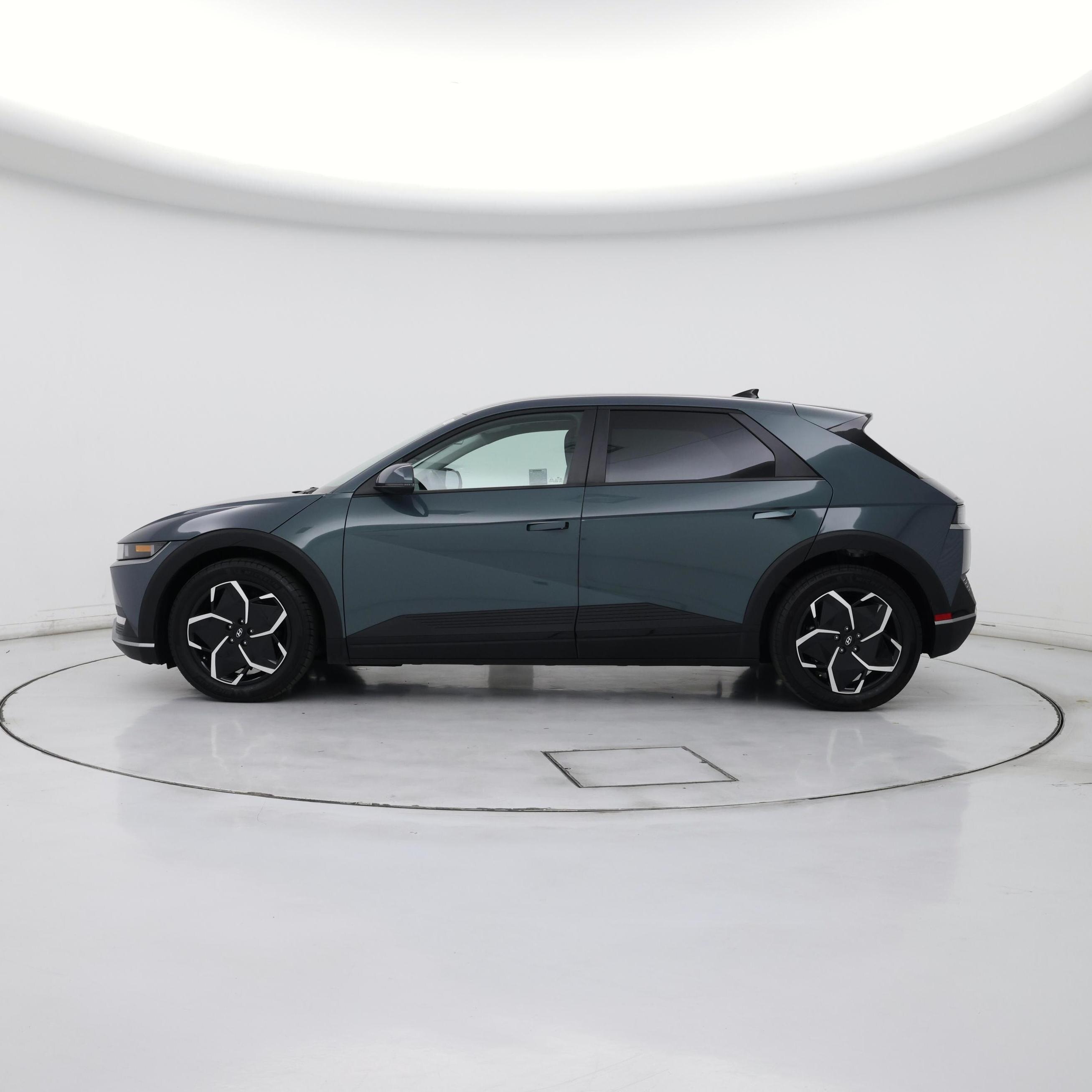 Thumbnail: 2024 Hyundai Ioniq 5 - 3