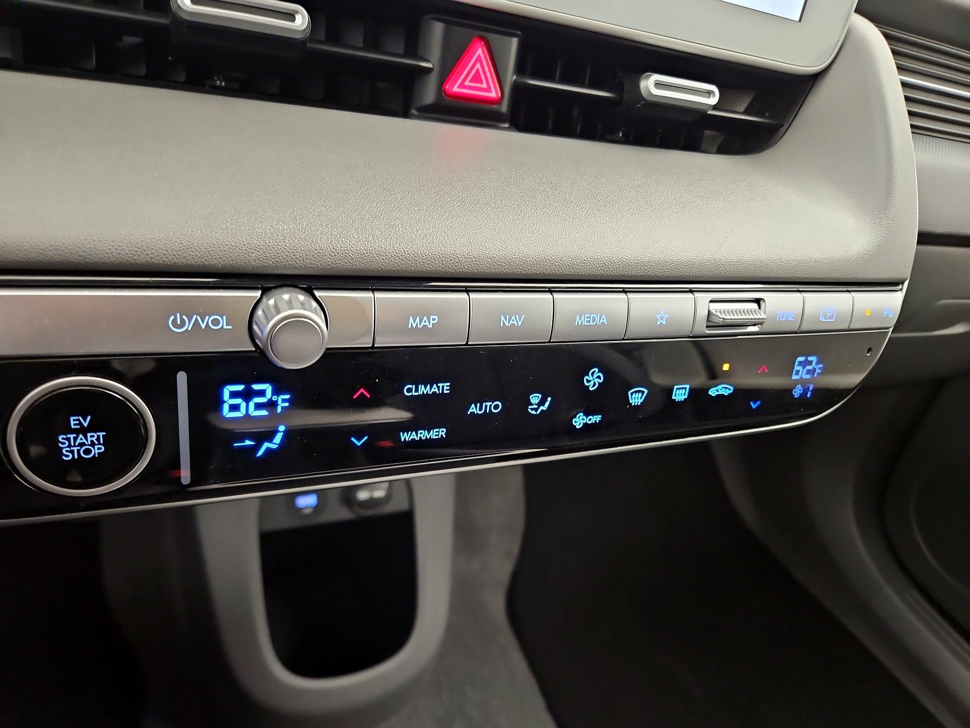 Thumbnail: 2024 Hyundai Ioniq 5 - 17